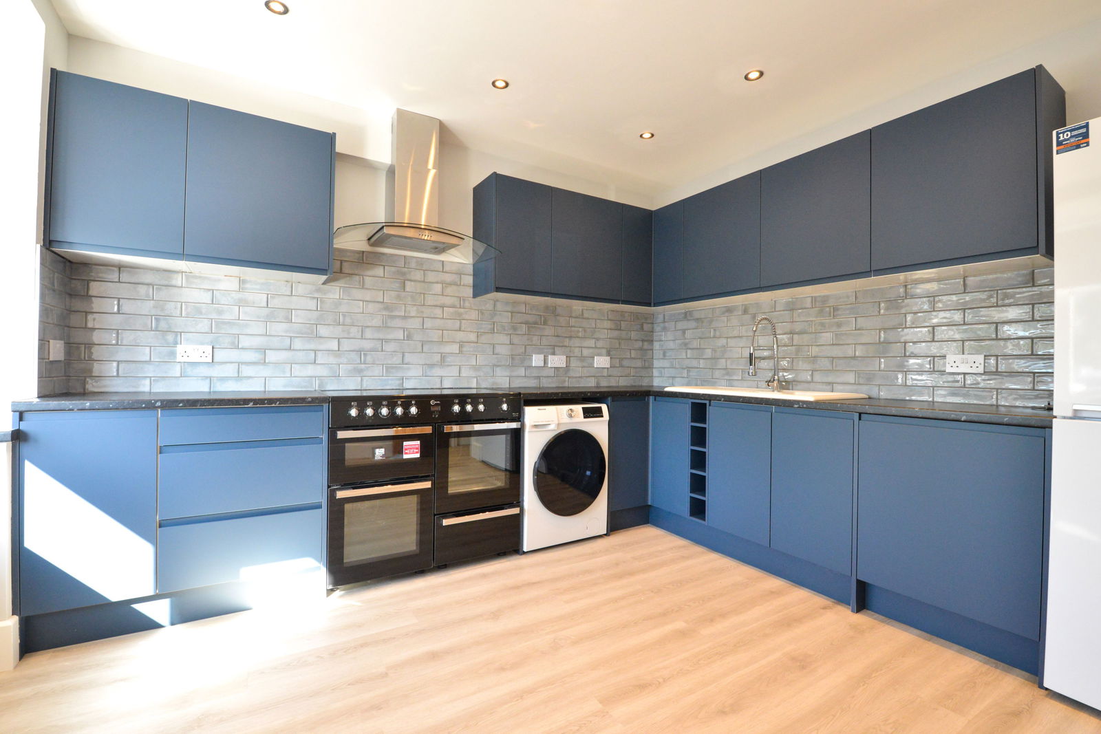4 bed semi-detached house to rent in Woking Road, Guildford  - Property Image 4