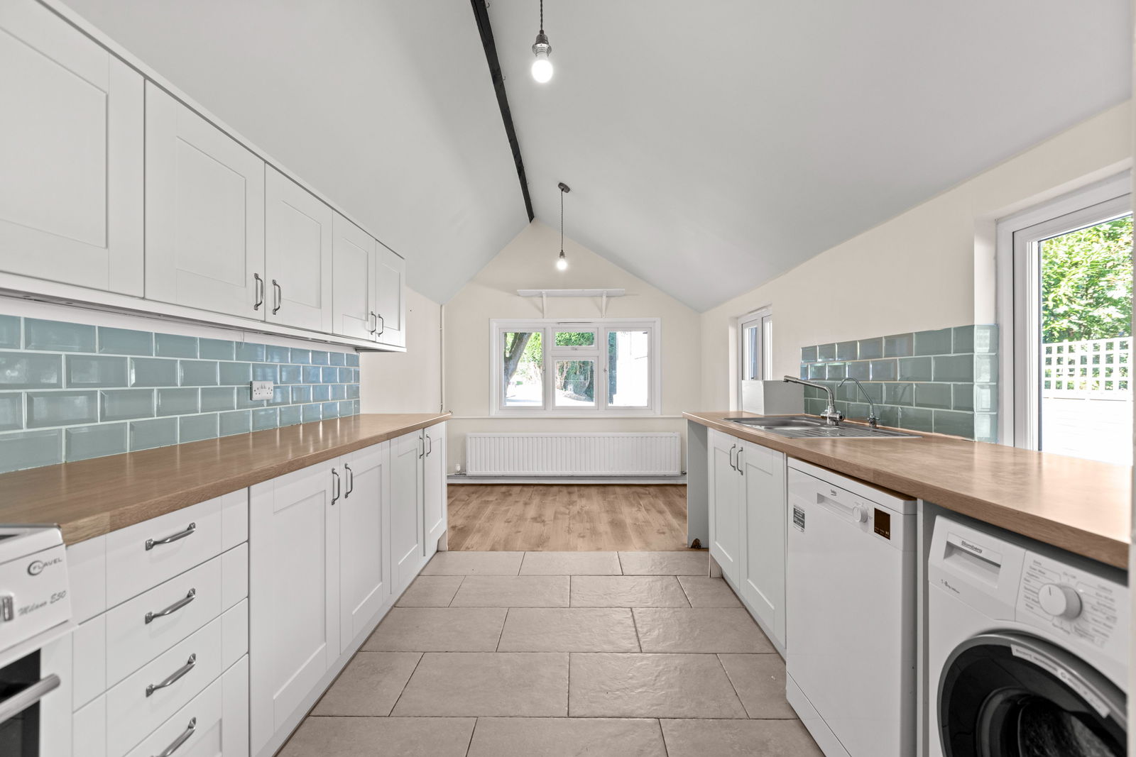 2 bed cottage to rent in Mackies Hill, Guildford 2