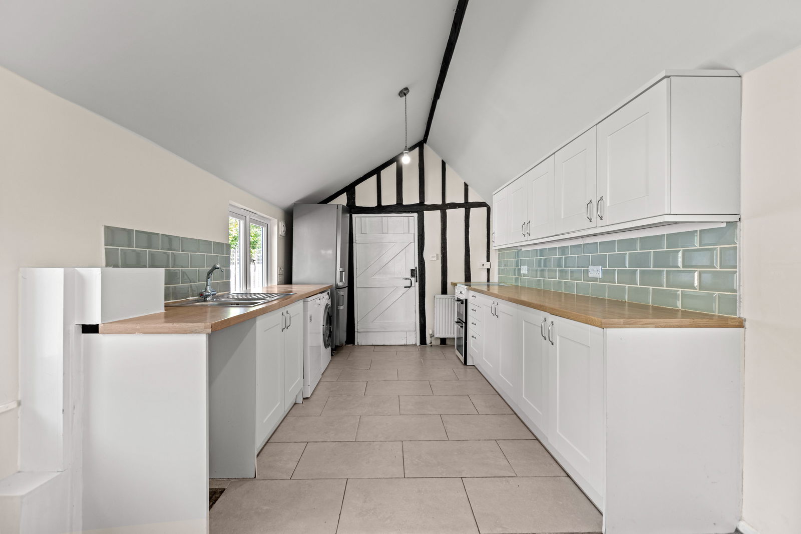 2 bed cottage to rent in Mackies Hill, Guildford  - Property Image 11