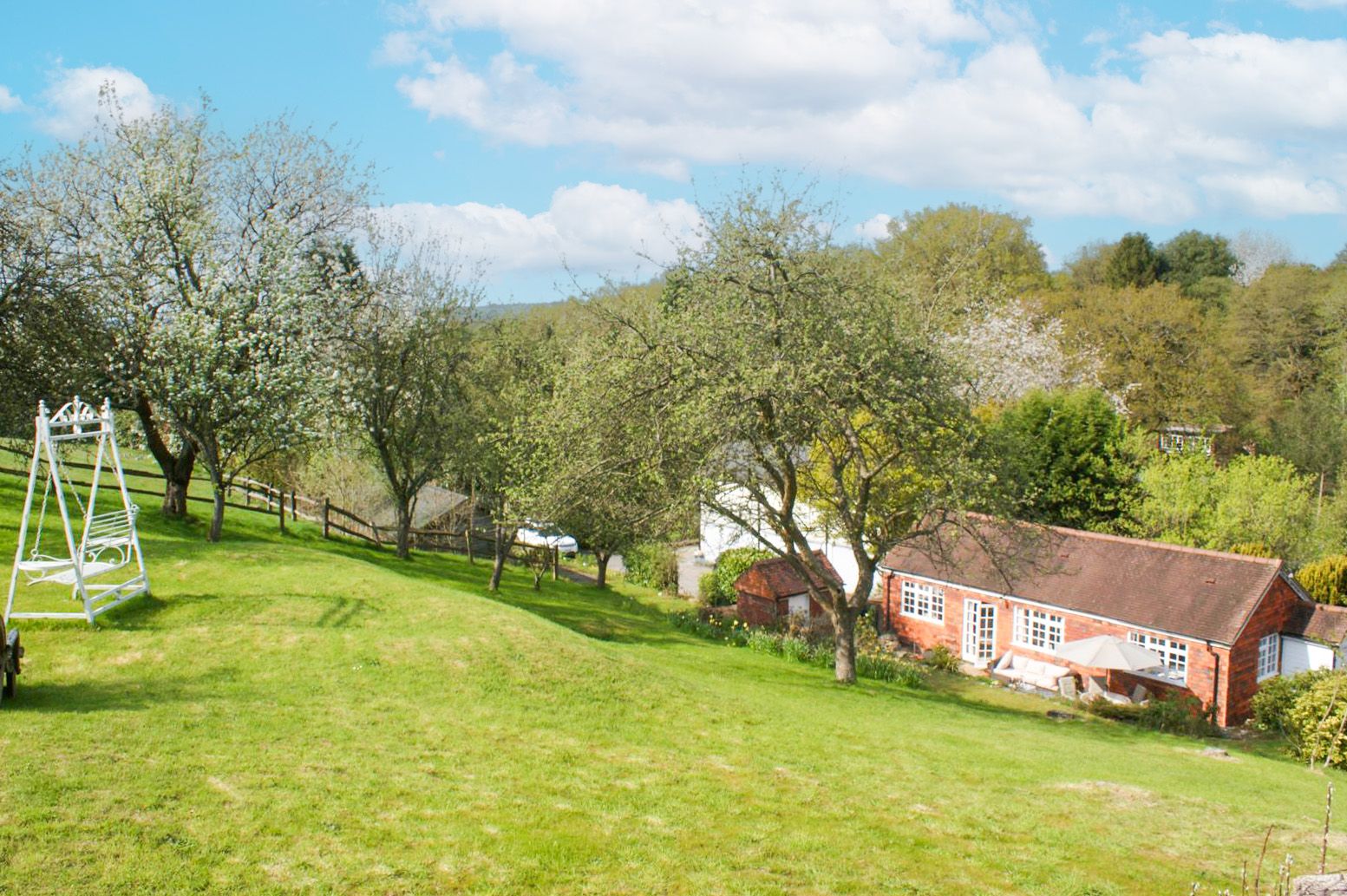2 bed cottage to rent in Mackies Hill, Guildford  - Property Image 7