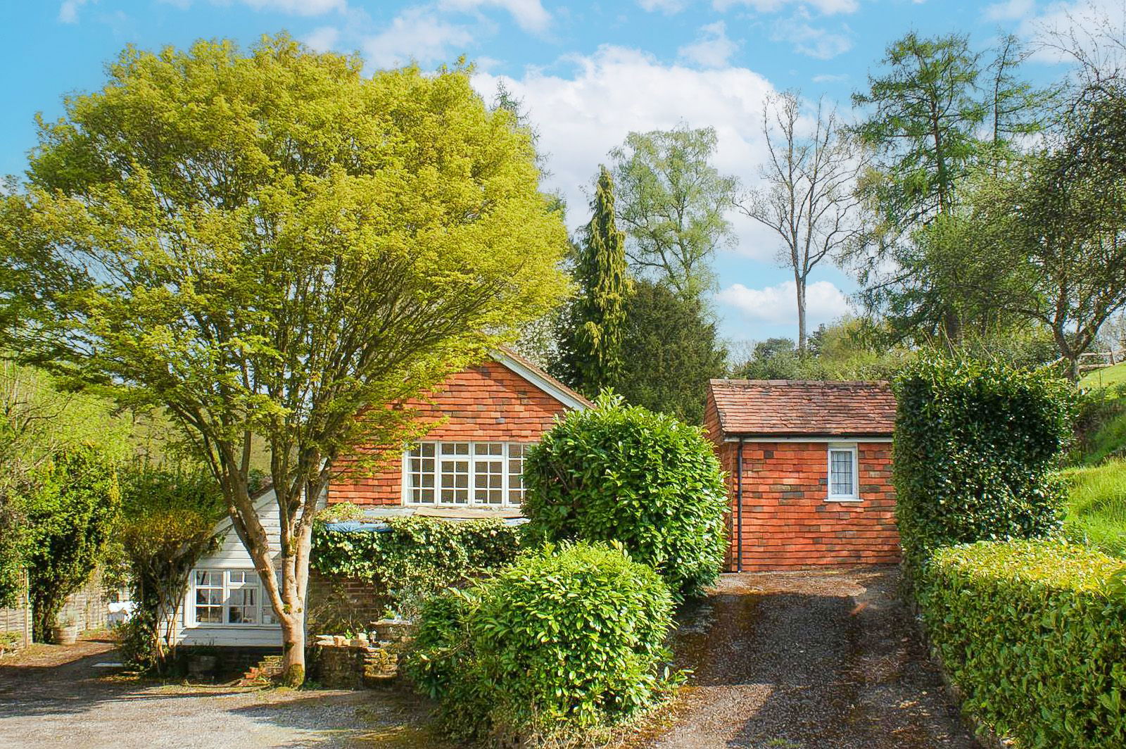 2 bed cottage to rent in Mackies Hill, Guildford, GU5