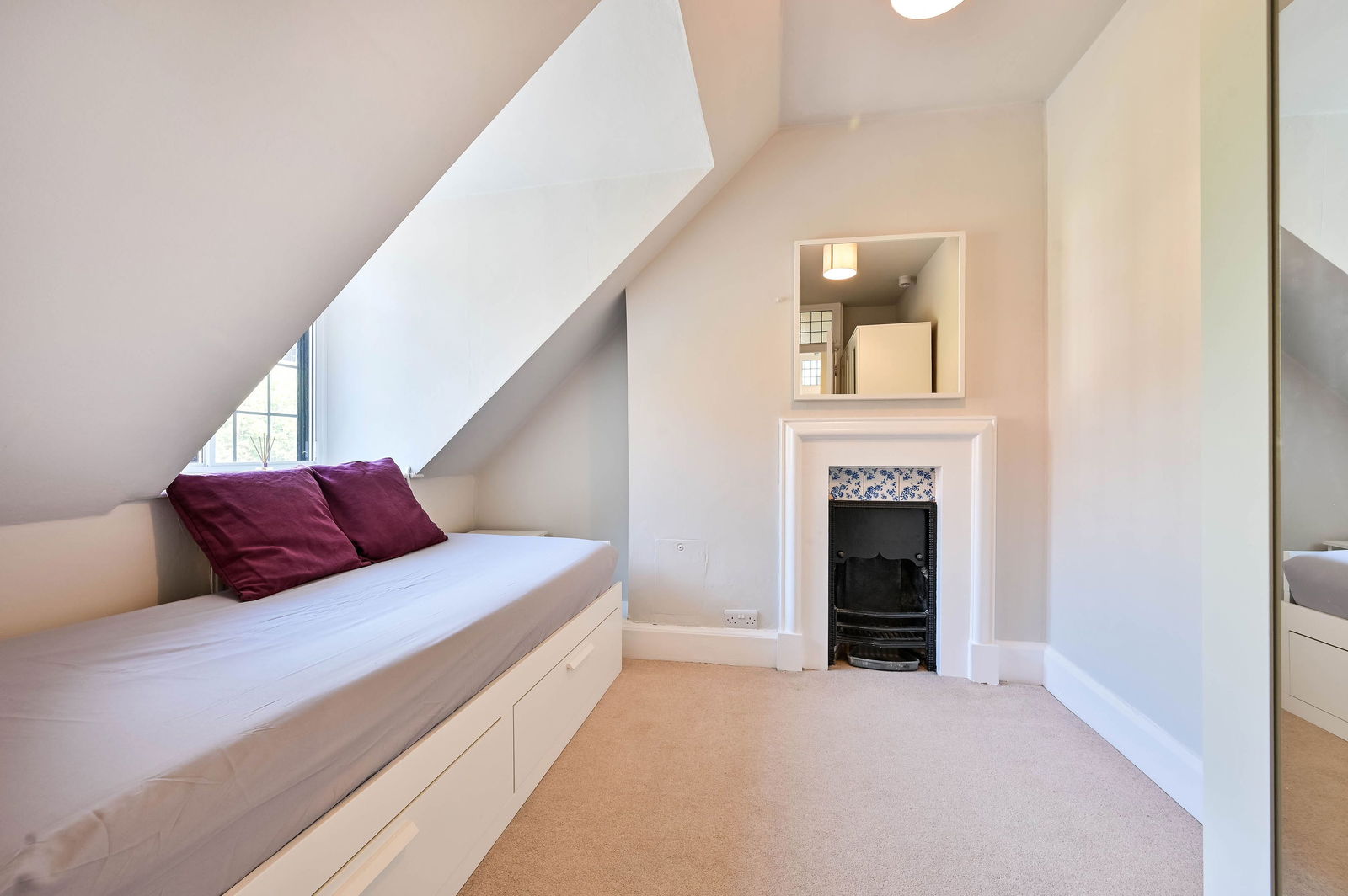 2 bed flat to rent in Portsmouth Road, Guildford  - Property Image 12