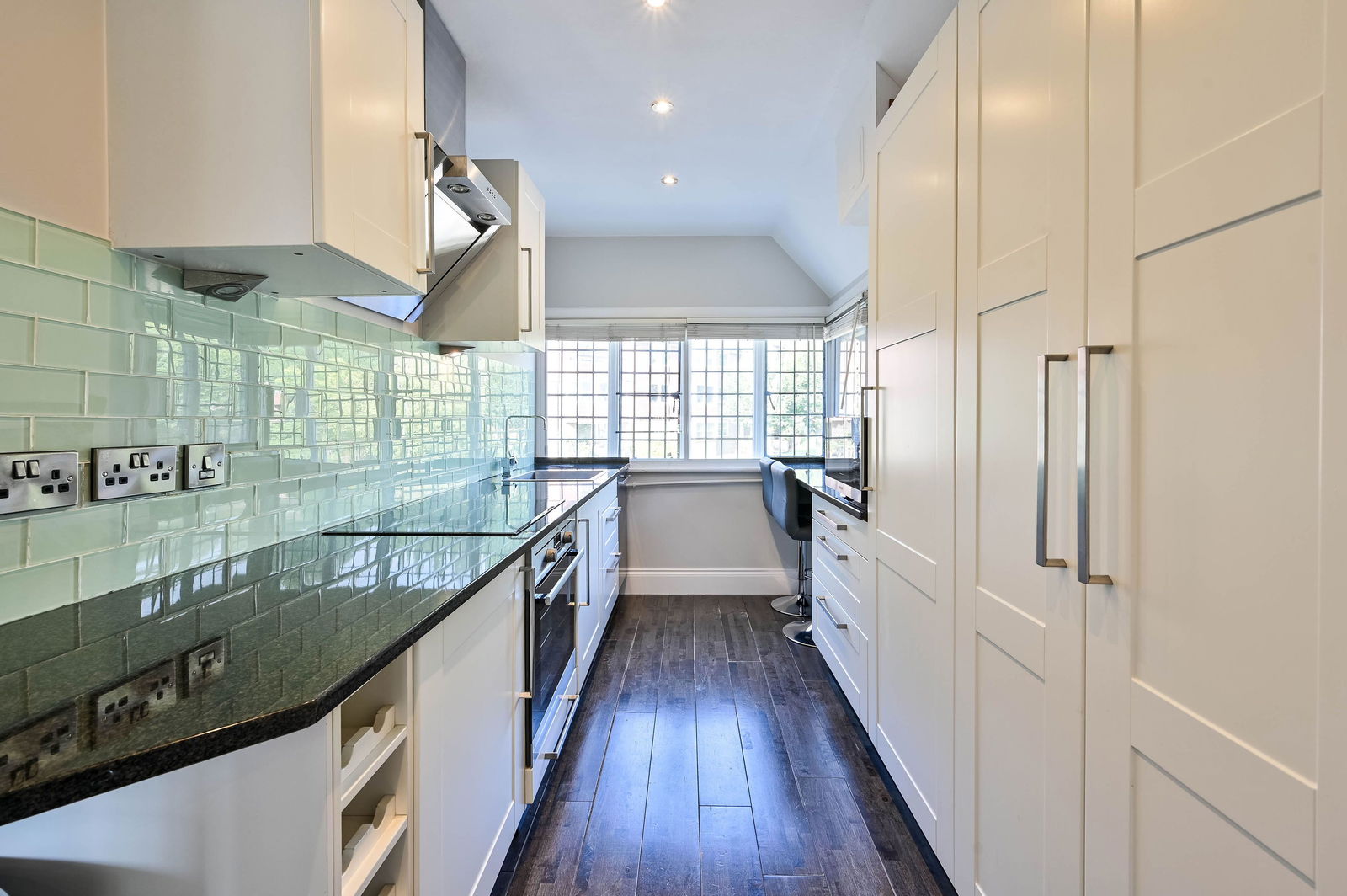 2 bed flat to rent in Portsmouth Road, Guildford  - Property Image 6