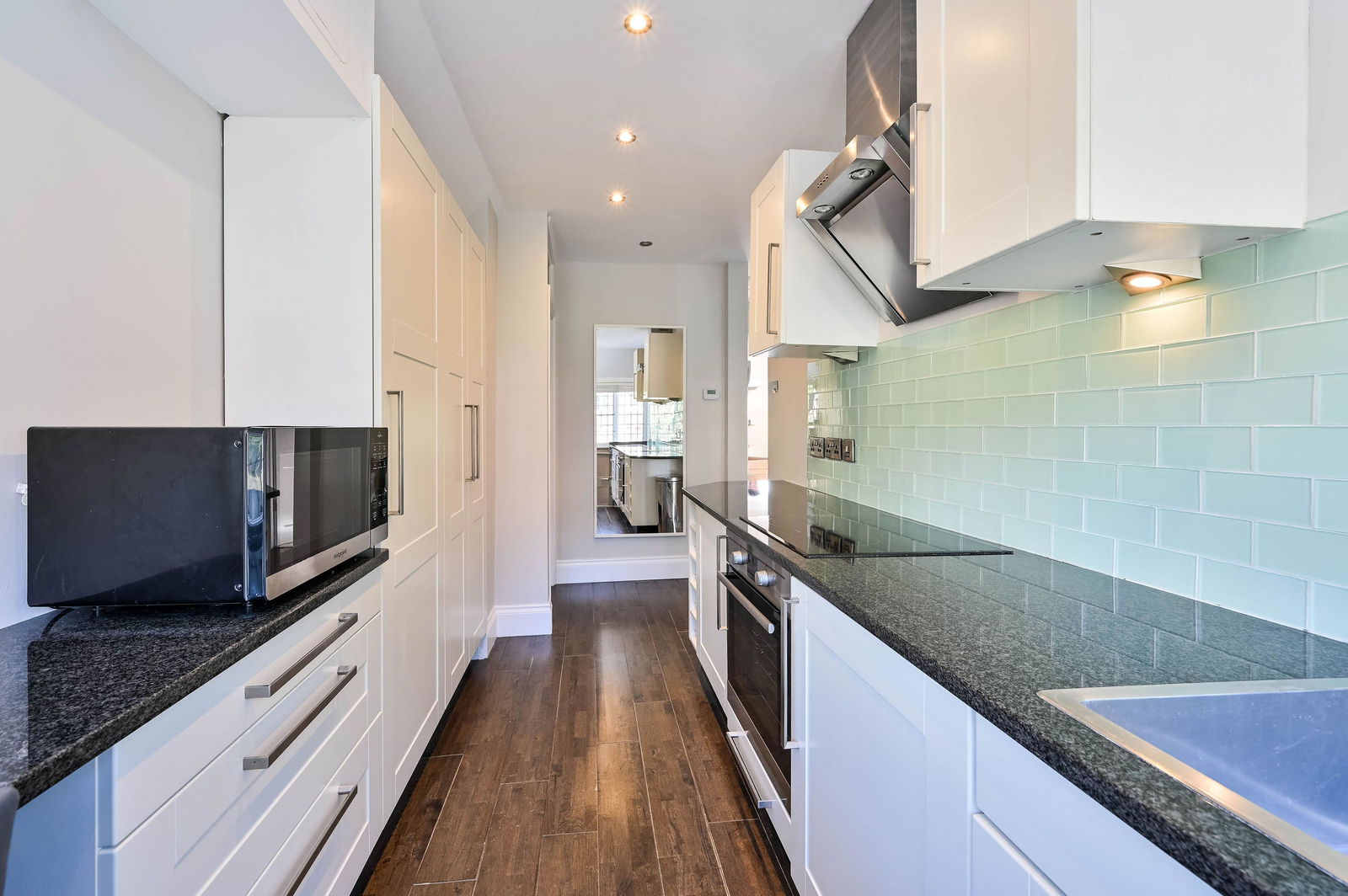 2 bed flat to rent in Portsmouth Road, Guildford  - Property Image 2