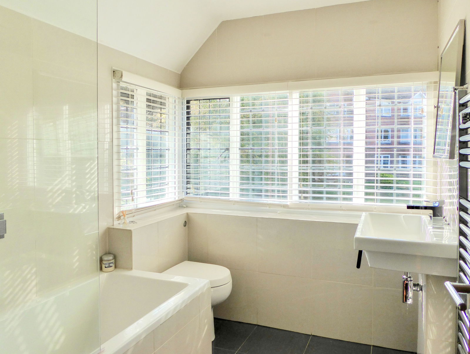2 bed flat to rent in Portsmouth Road, Guildford  - Property Image 5