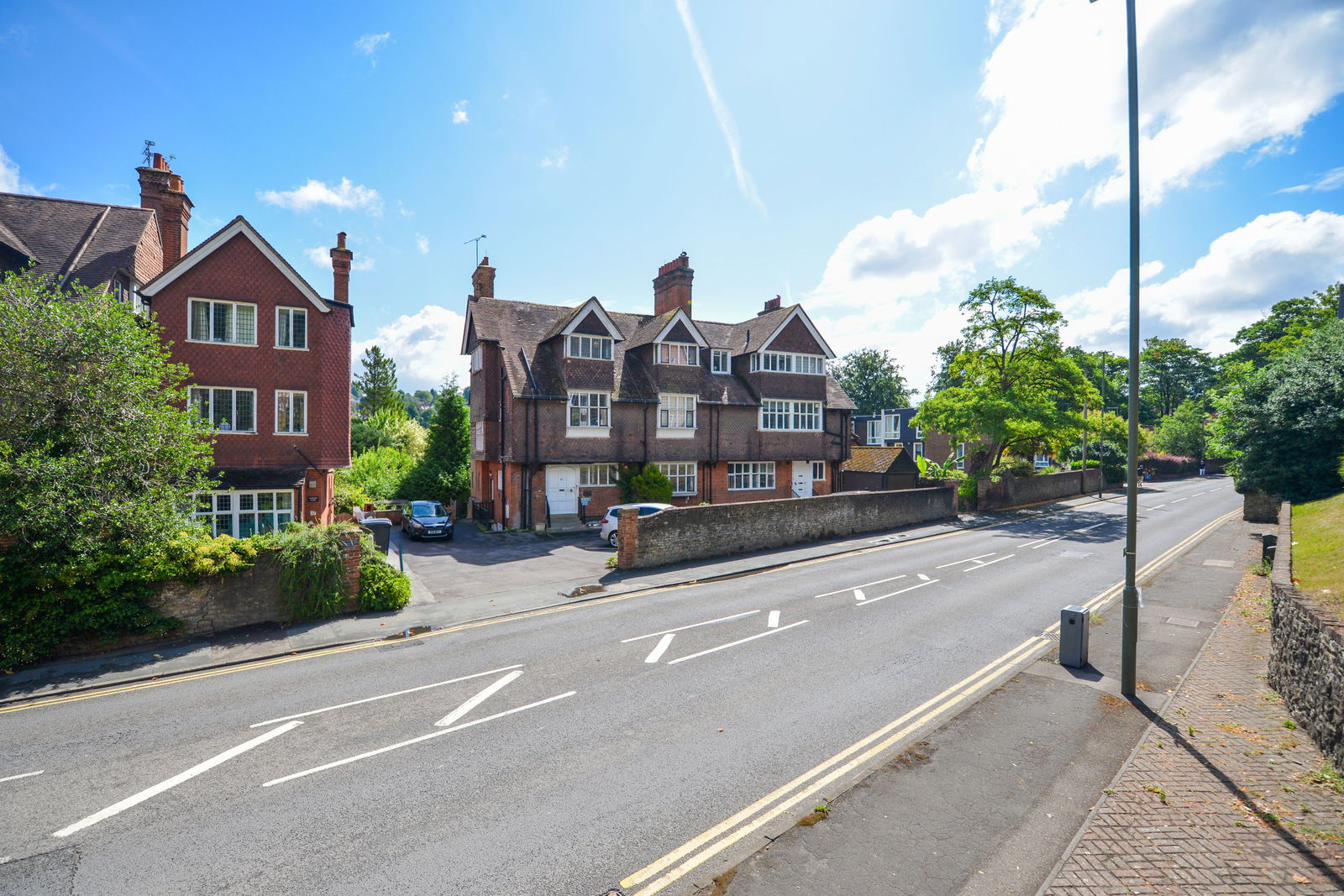 2 bed flat to rent in Portsmouth Road, Guildford  - Property Image 1