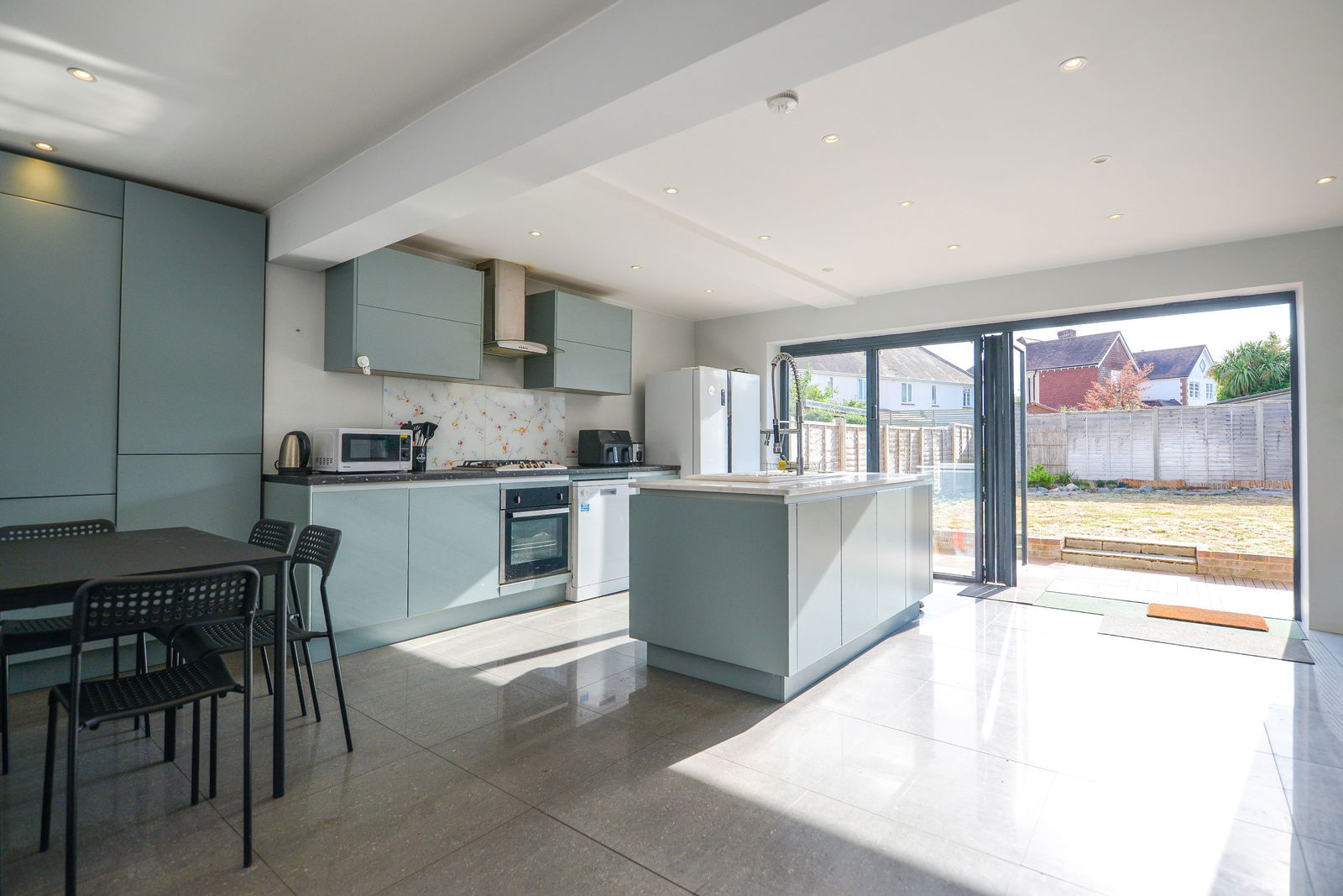 3 bed end of terrace house to rent in Gloucester Road, Guildford  - Property Image 2