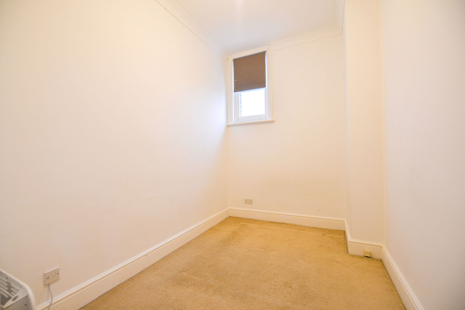 2 bed flat for sale in Baillie Road, Guildford  - Property Image 6