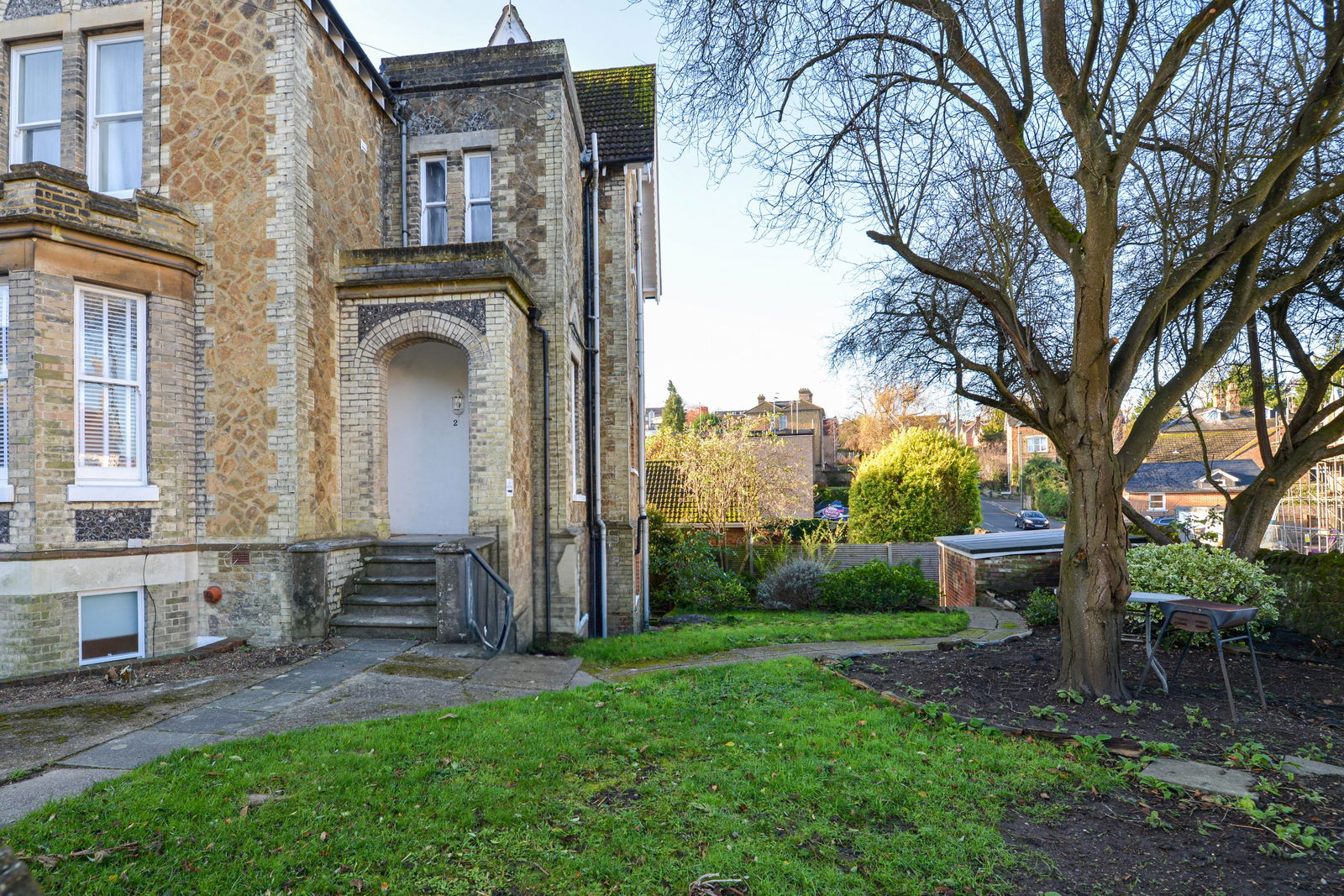 2 bed flat for sale in Baillie Road, Guildford  - Property Image 2