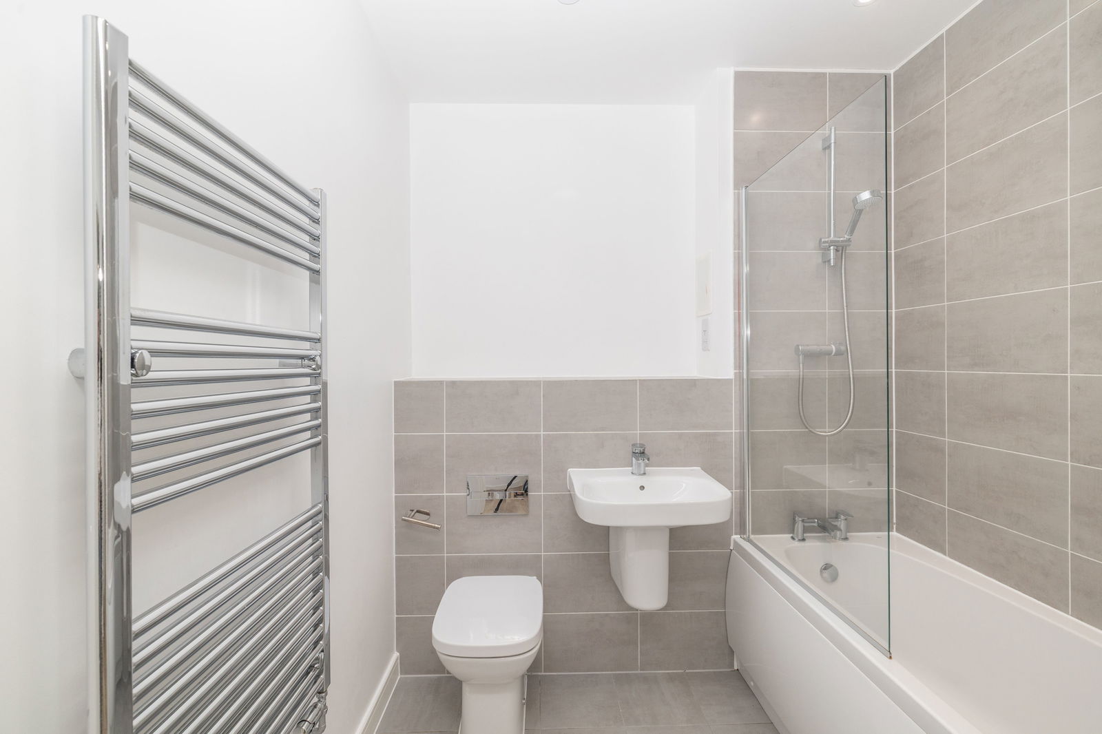 2 bed flat to rent in Walnut Tree Close, Guildford  - Property Image 12