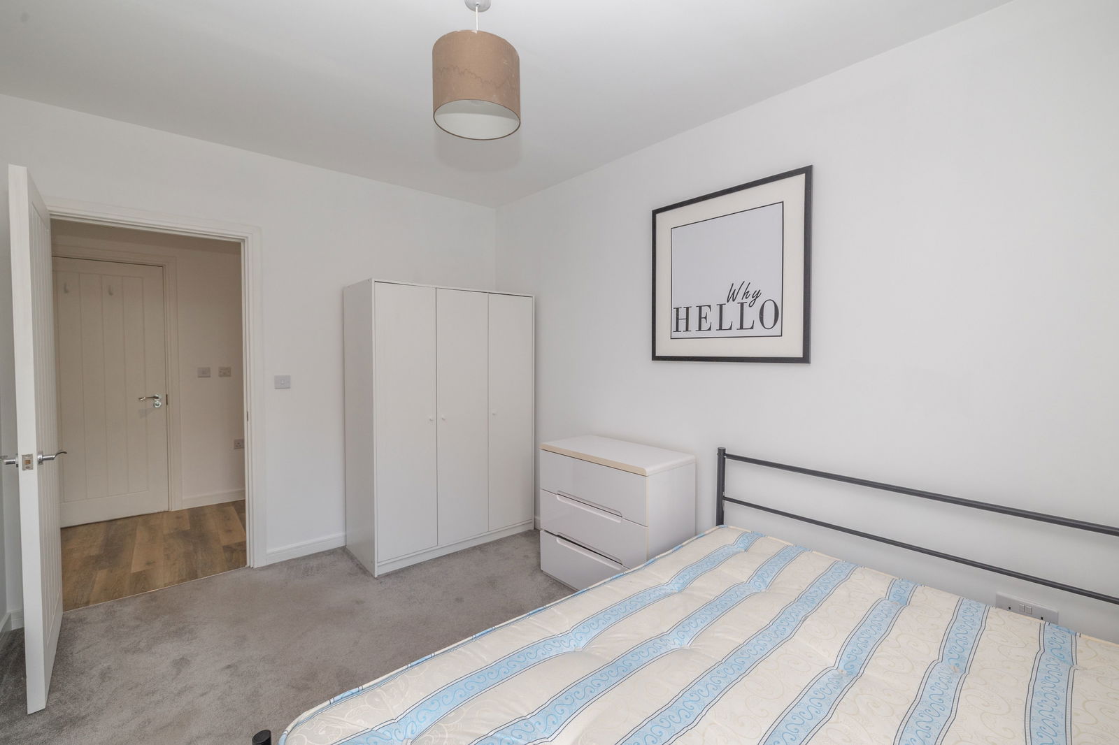 2 bed flat to rent in Walnut Tree Close, Guildford 10