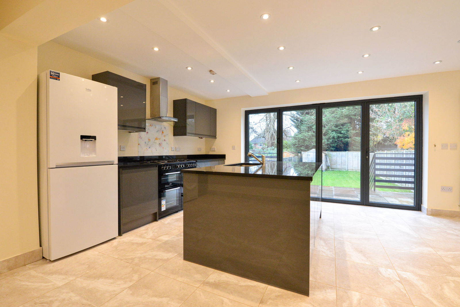 4 bed semi-detached house to rent in Canterbury Road, Guildford  - Property Image 6