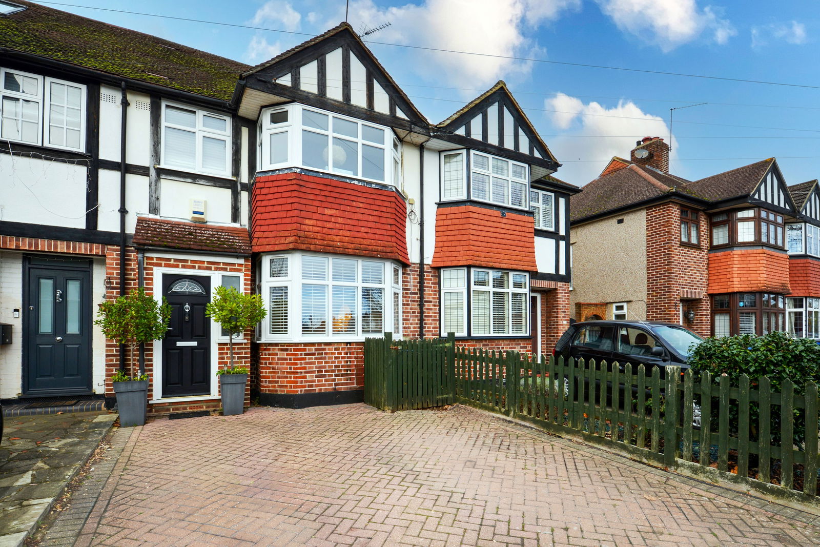 4 bed terraced house for sale in Kingshill Avenue, Worcester Park  - Property Image 1