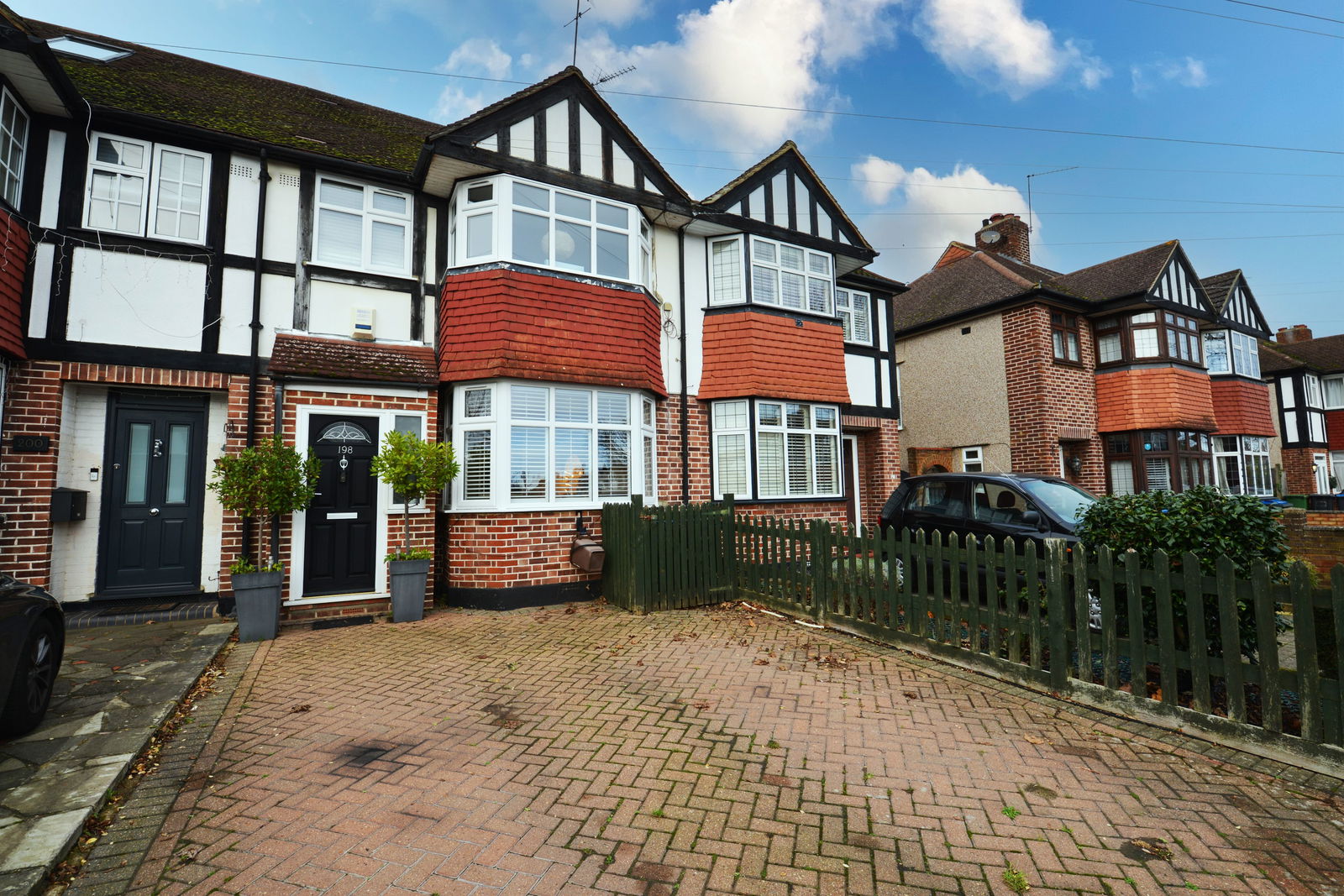 4 bed terraced house for sale in Kingshill Avenue, Worcester Park  - Property Image 1