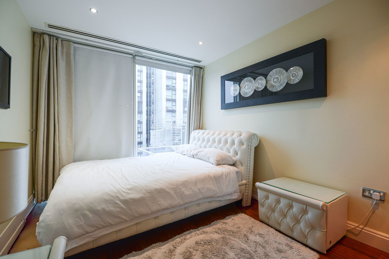 3 bed penthouse for sale in Winchester Road, London 9