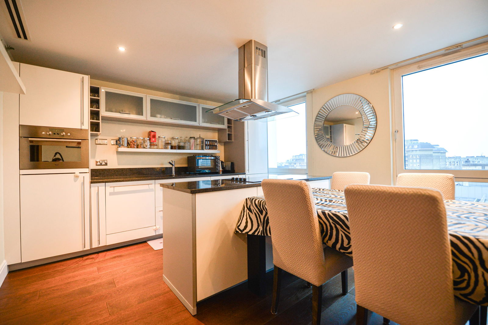 3 bed penthouse for sale in Winchester Road, London 4