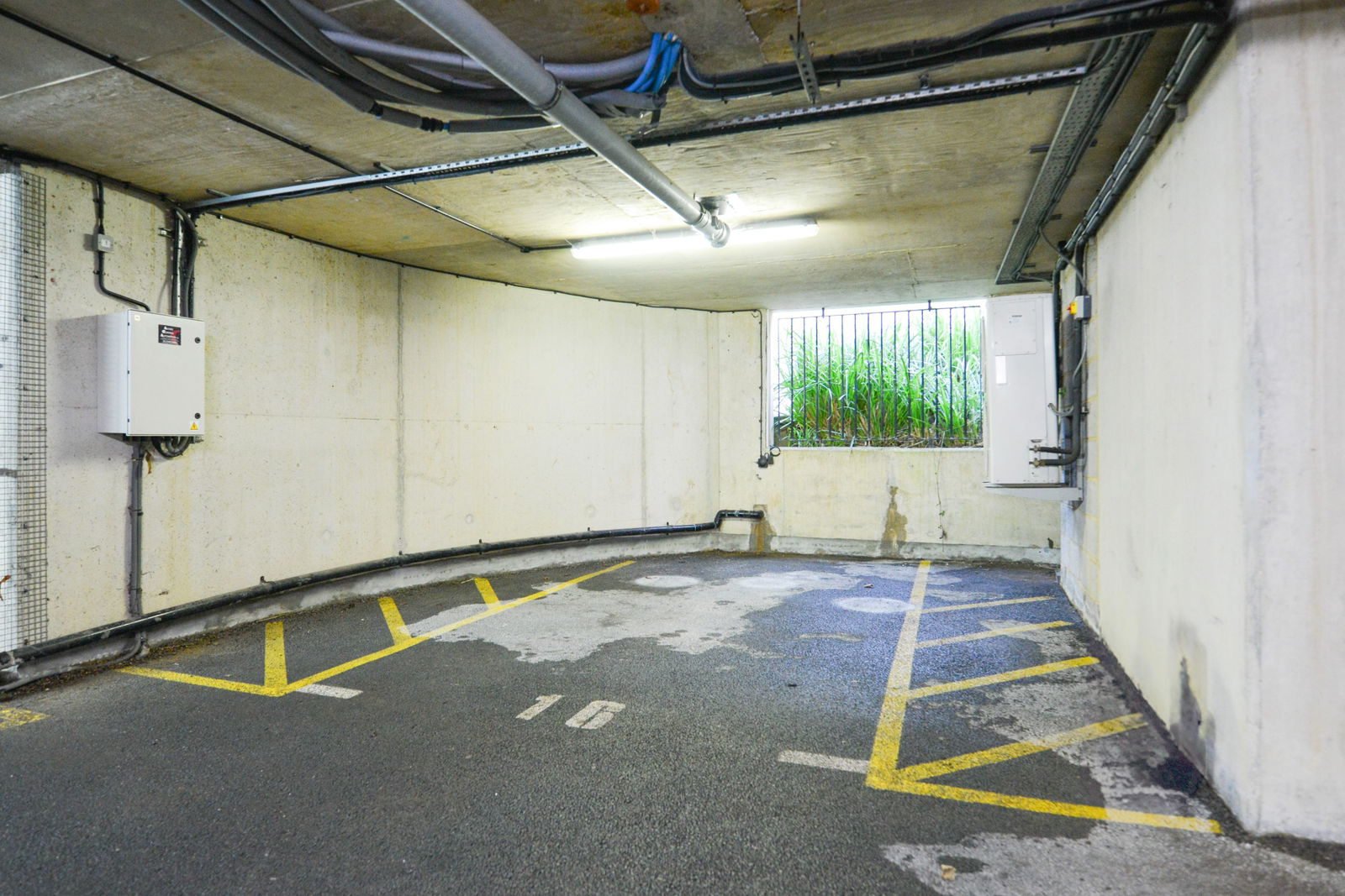 2 bed flat for sale in Lindfield Gardens, Guildford 8