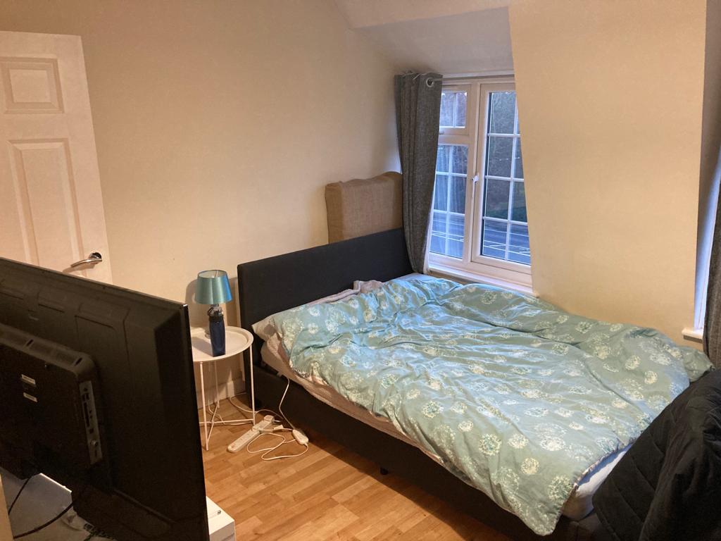 2 bed flat to rent in London Road, Guildford  - Property Image 7
