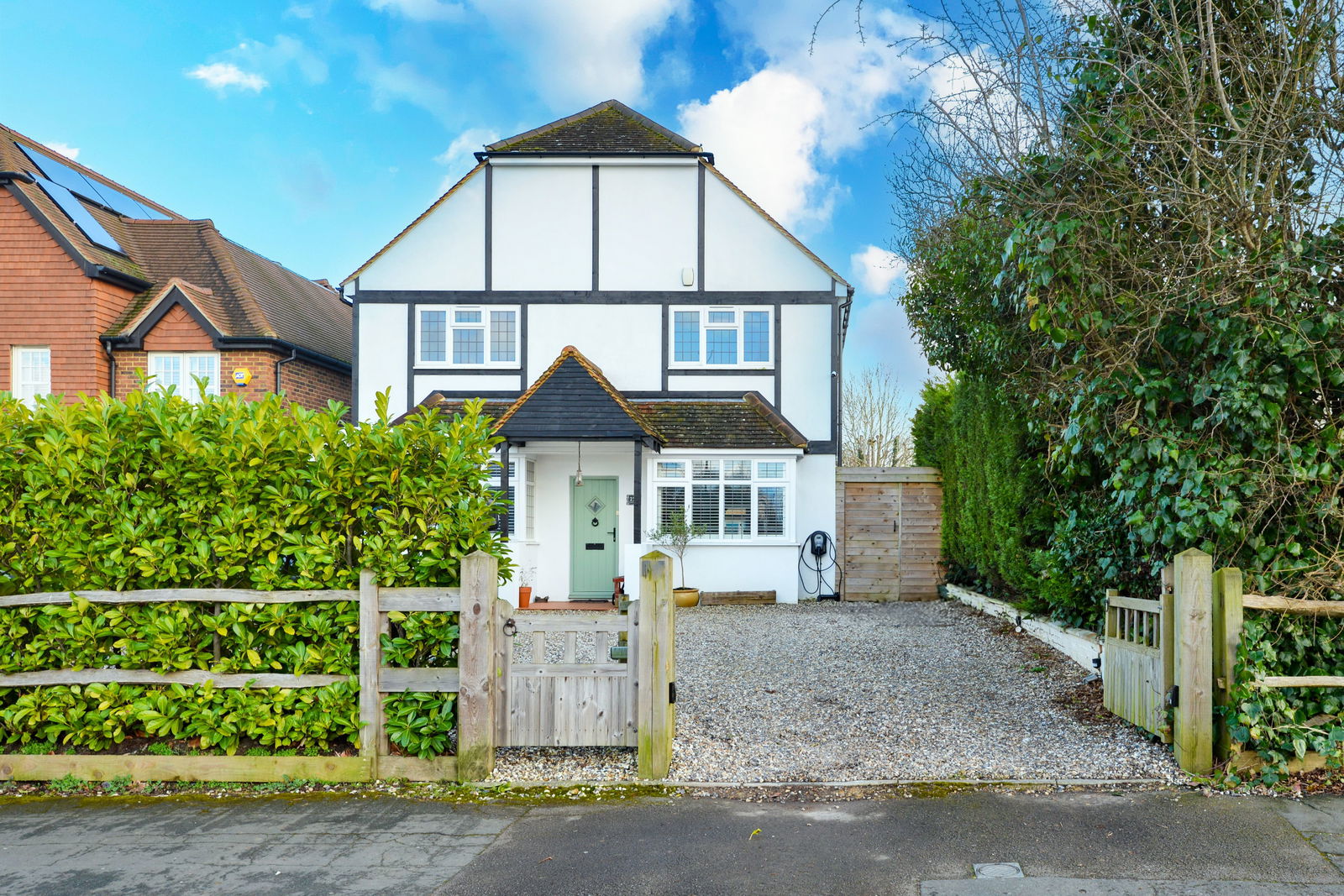 5 bed detached house for sale in London Road, Guildford  - Property Image 1