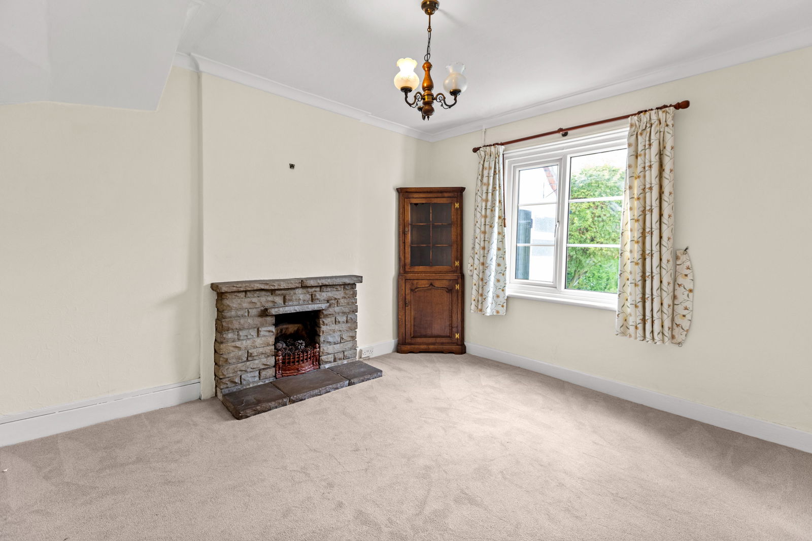 3 bed semi-detached house to rent in Worplesdon Road, Guildford  - Property Image 2