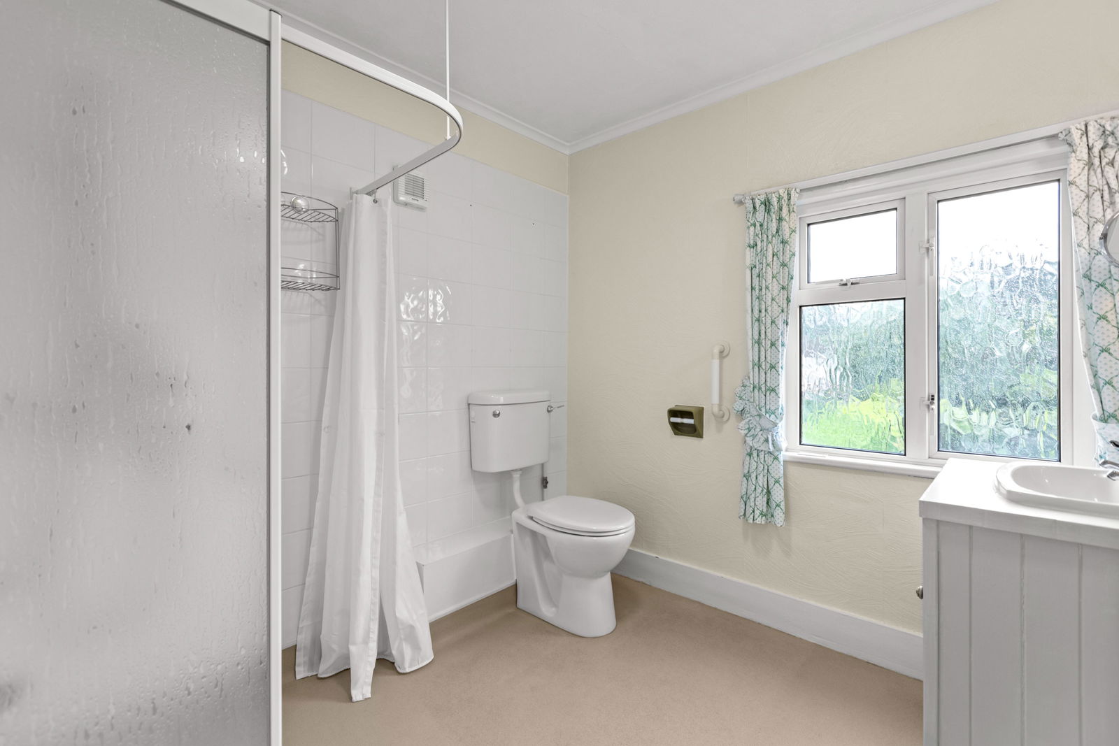 3 bed semi-detached house to rent in Worplesdon Road, Guildford 6