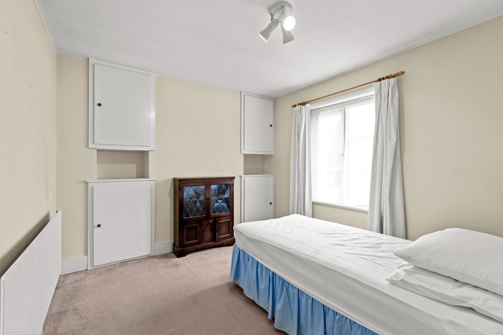 3 bed semi-detached house to rent in Worplesdon Road, Guildford 8