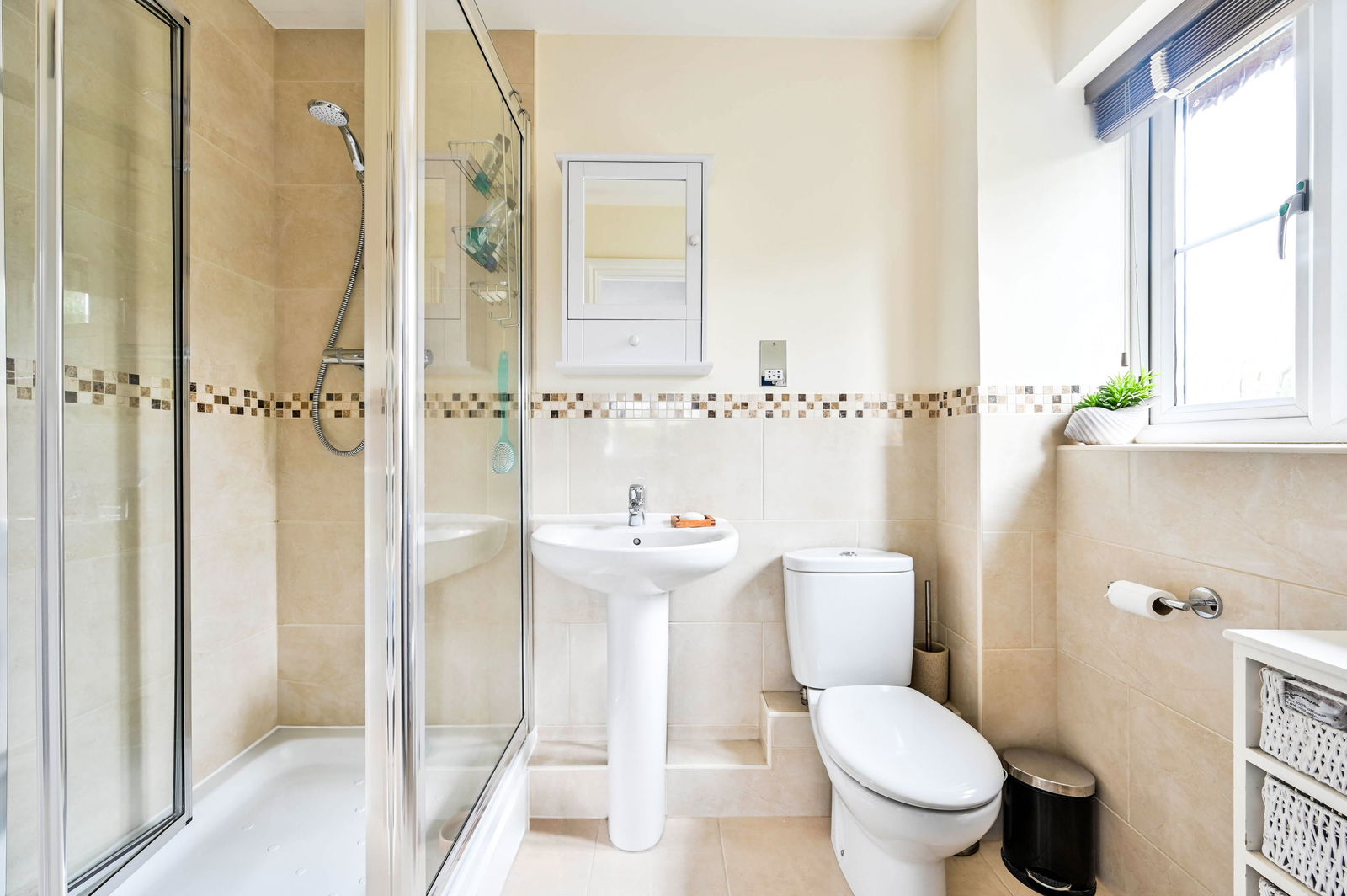 4 bed detached house for sale in Woodlands Road, Leatherhead 14