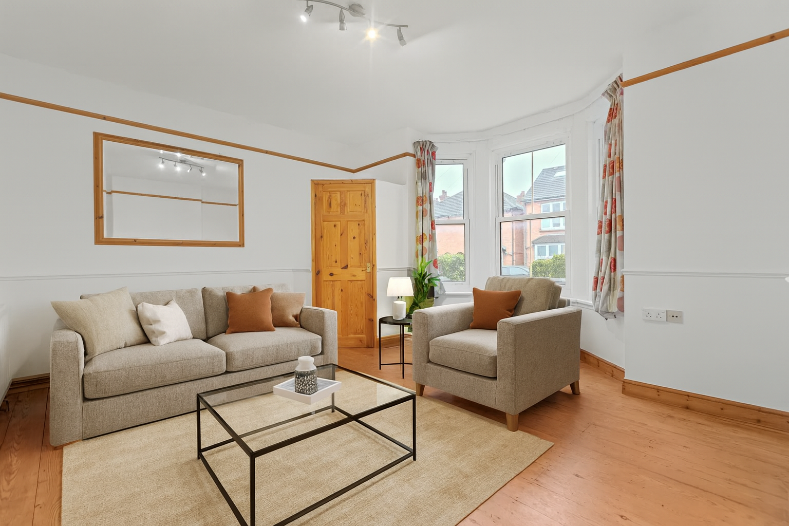 1 bed maisonette to rent in Manor Road, Guildford 1