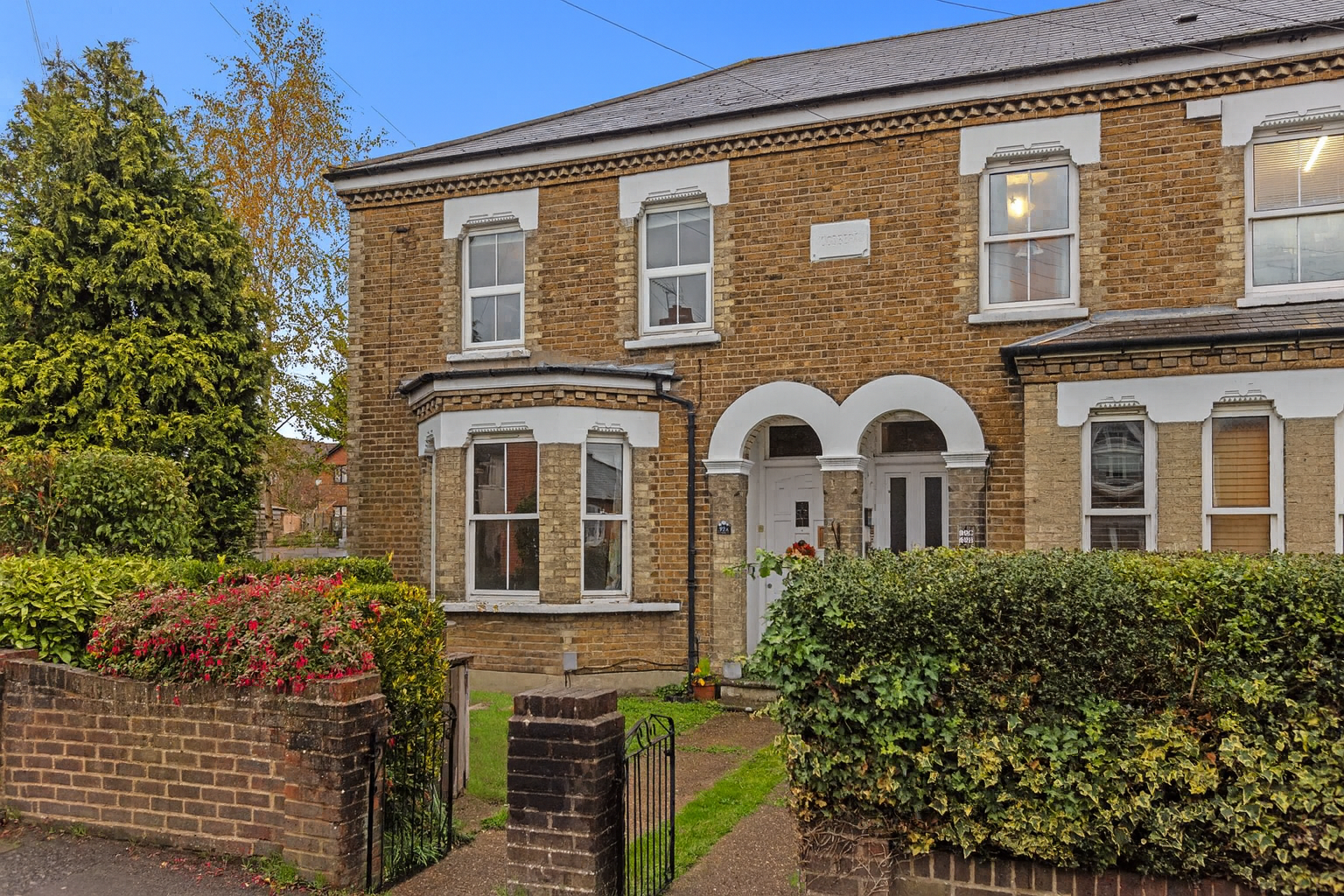 1 bed maisonette to rent in Manor Road, Guildford  - Property Image 1