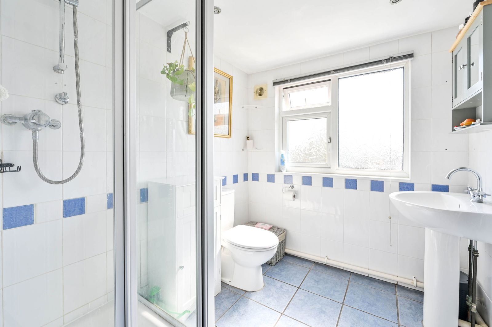 4 bed semi-detached house for sale in Stormont Way, Chessington 17