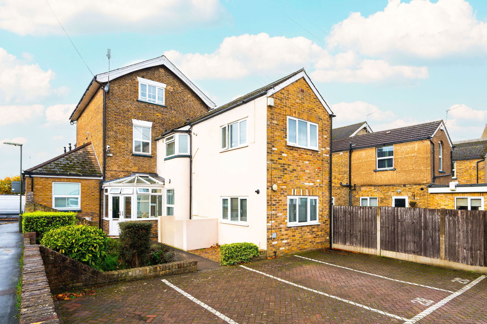 Studio flat to rent in Richmond Road, Staines-upon-thames  - Property Image 12