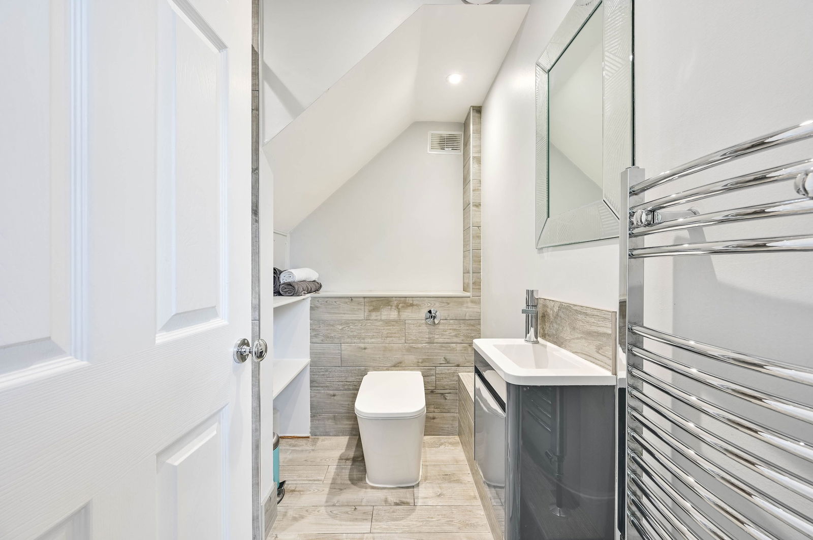 Studio flat to rent in Richmond Road, Staines-upon-thames  - Property Image 7