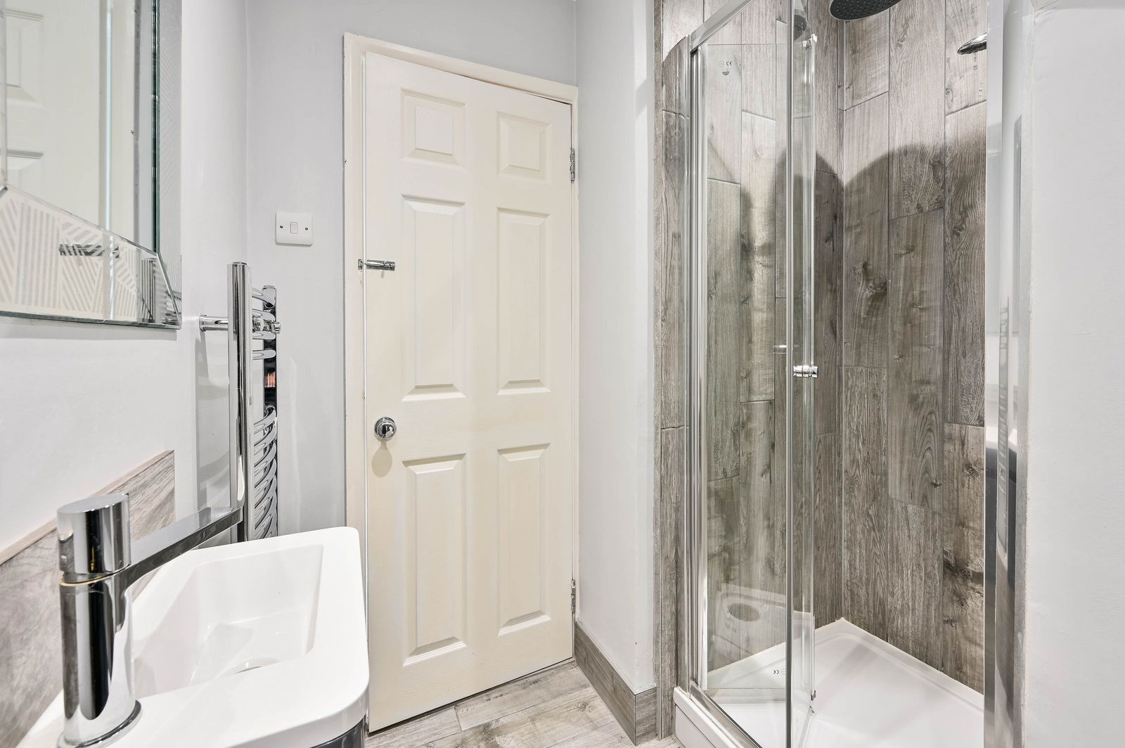 Studio flat to rent in Richmond Road, Staines-upon-thames  - Property Image 8