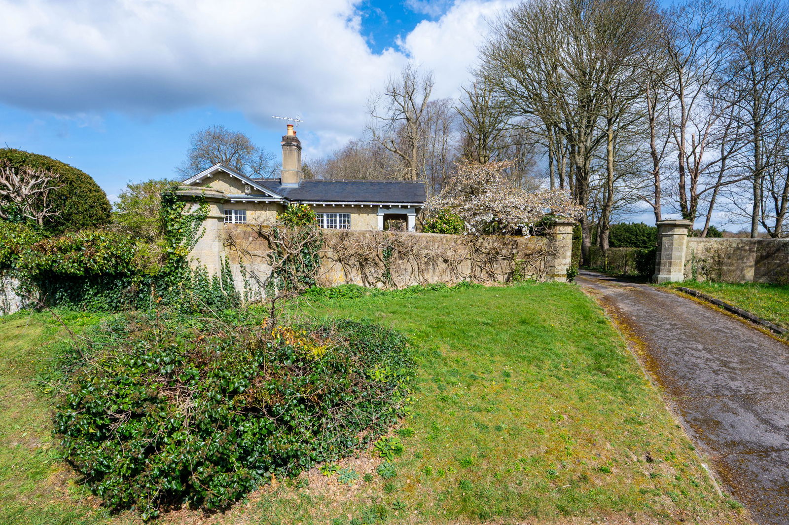 3 bed bungalow for sale in Oxted Road, Godstone 24
