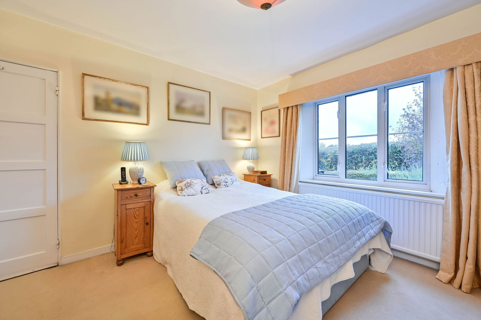 4 bed semi-detached house to rent in Chapel Lane, Leatherhead 12