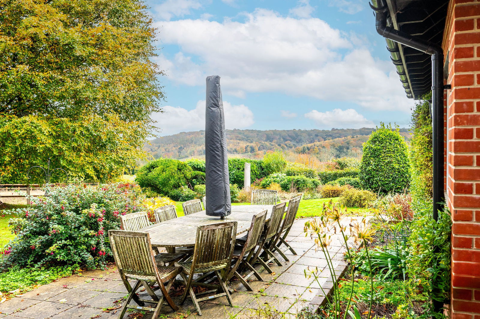 4 bed semi-detached house to rent in Chapel Lane, Leatherhead  - Property Image 11