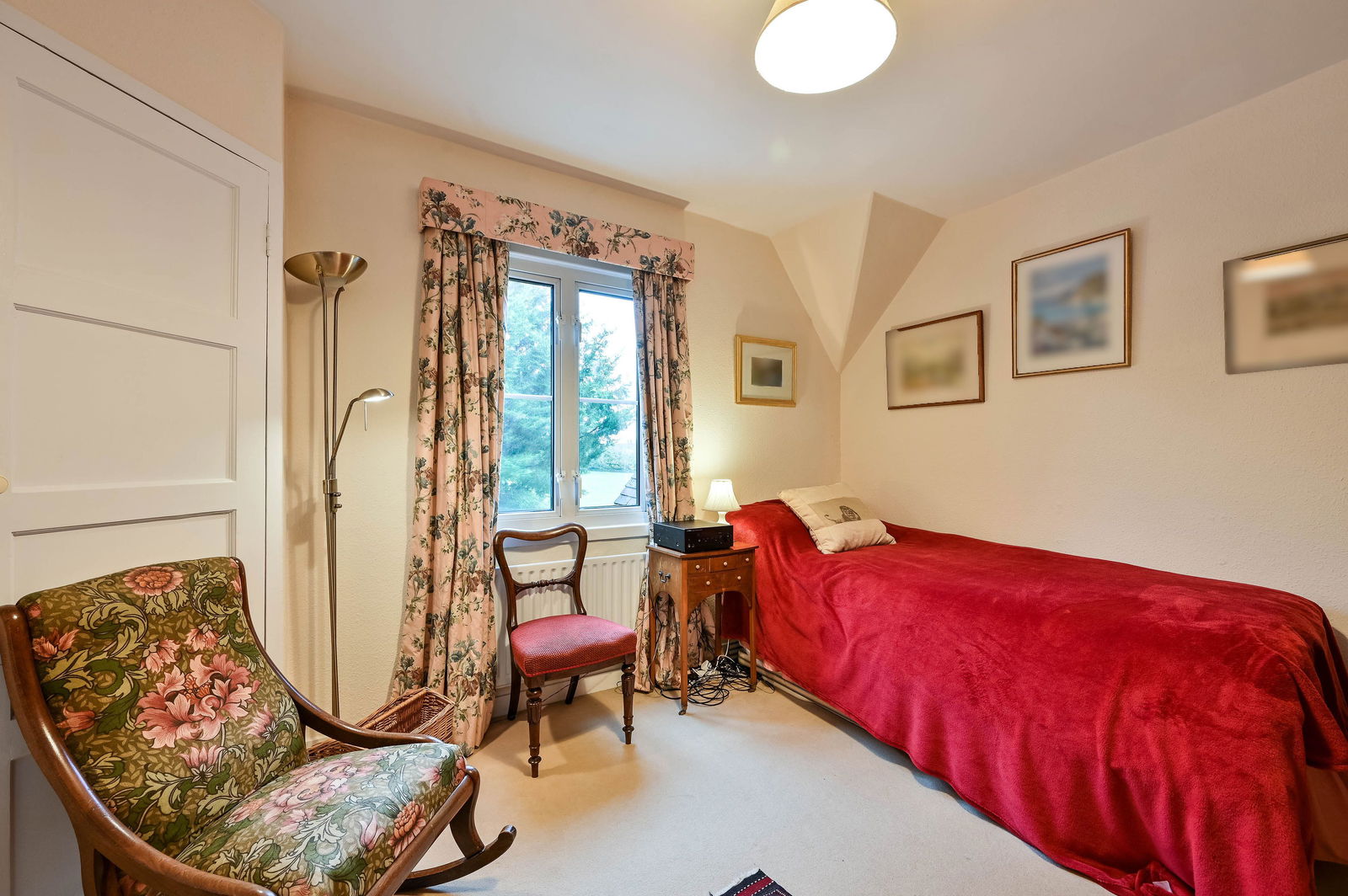 4 bed semi-detached house to rent in Chapel Lane, Leatherhead 22