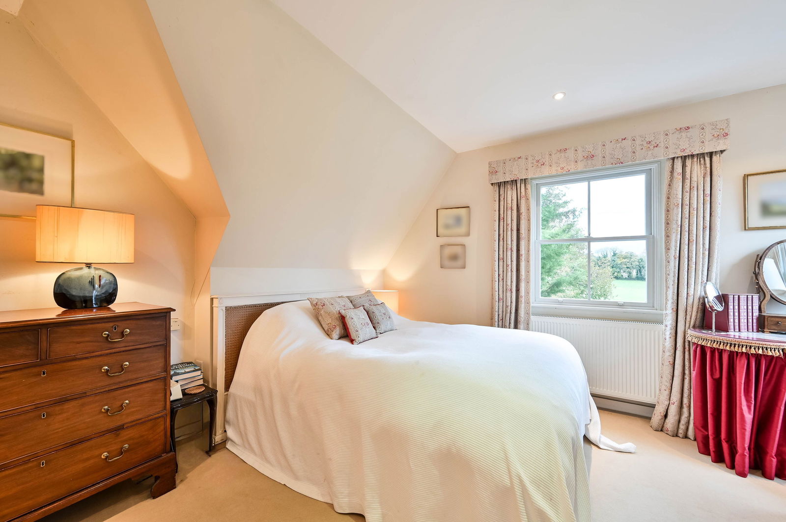 4 bed semi-detached house to rent in Chapel Lane, Leatherhead 26