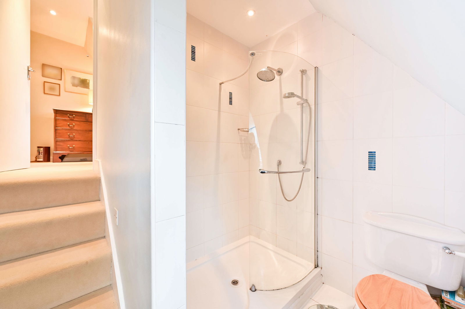 4 bed semi-detached house to rent in Chapel Lane, Leatherhead 23