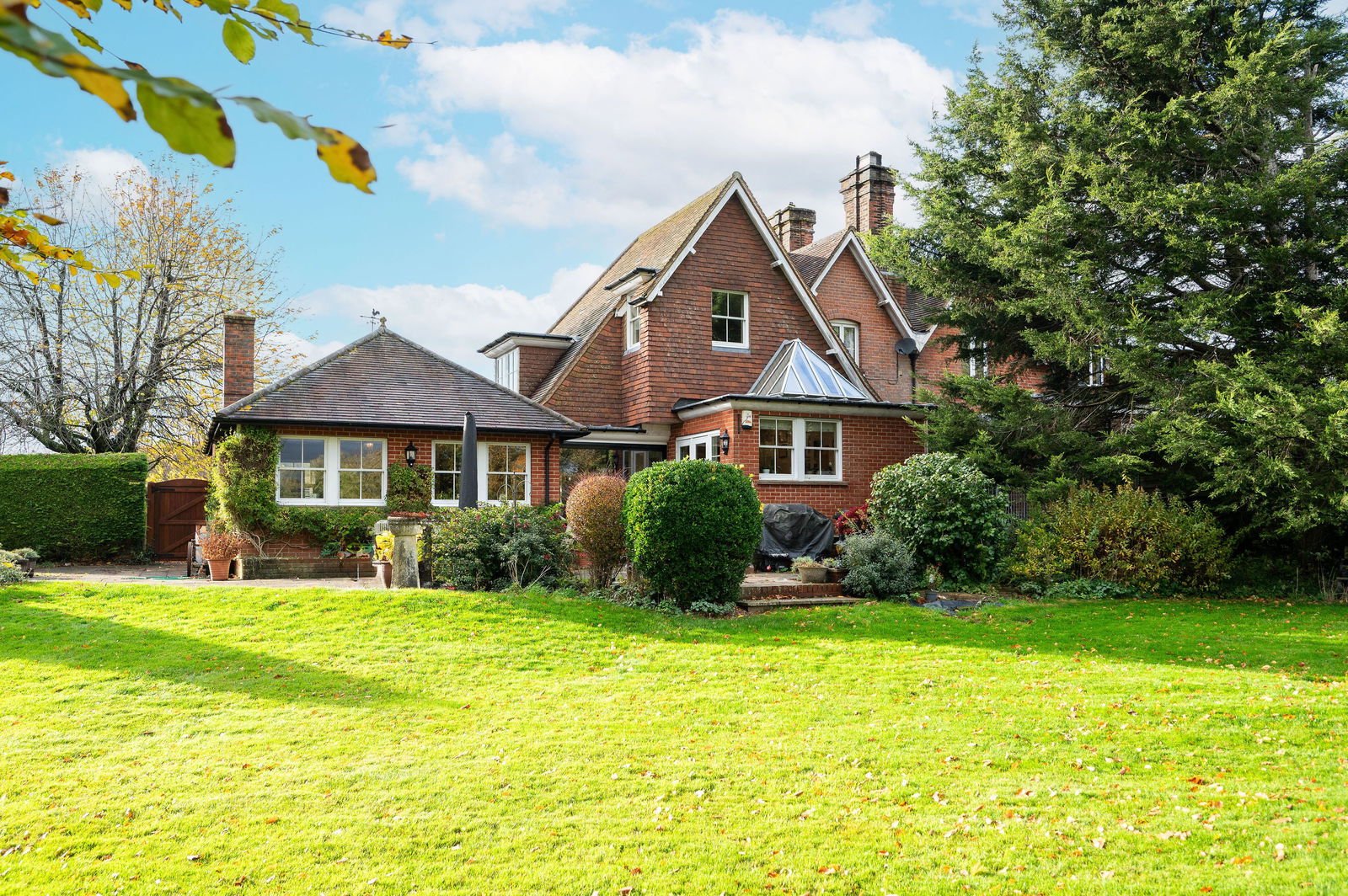 4 bed semi-detached house to rent in Chapel Lane, Leatherhead  - Property Image 36