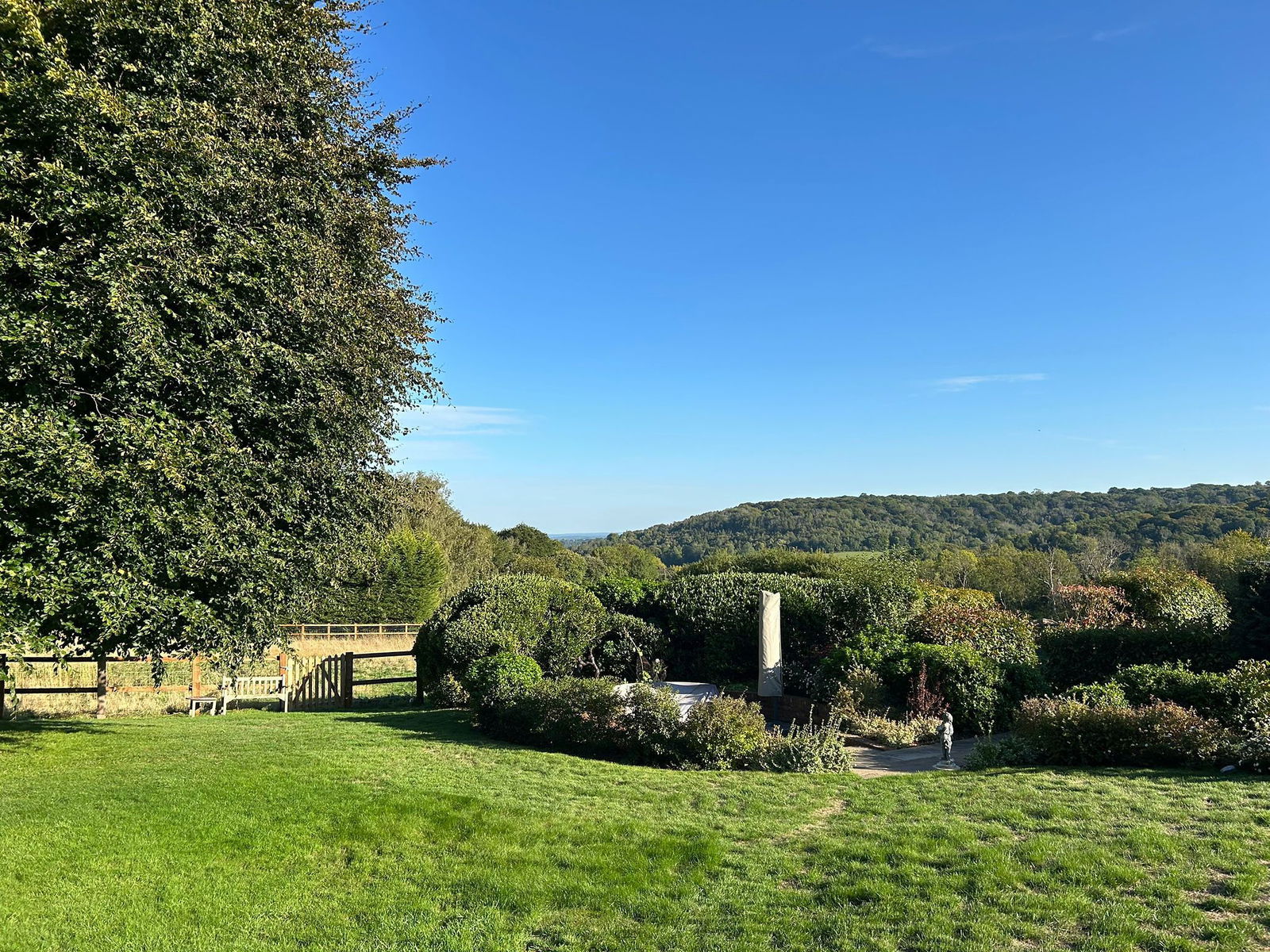 4 bed semi-detached house to rent in Chapel Lane, Leatherhead 41