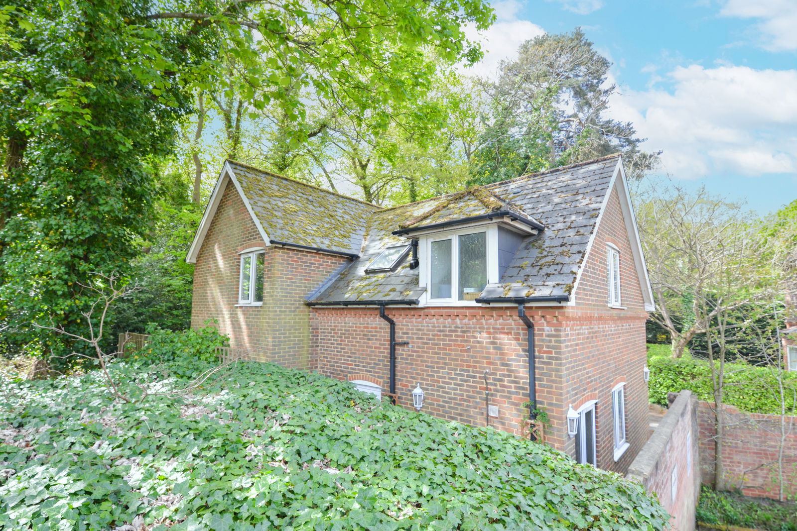 2 bed maisonette for sale in Elgin Road, Weybridge 10