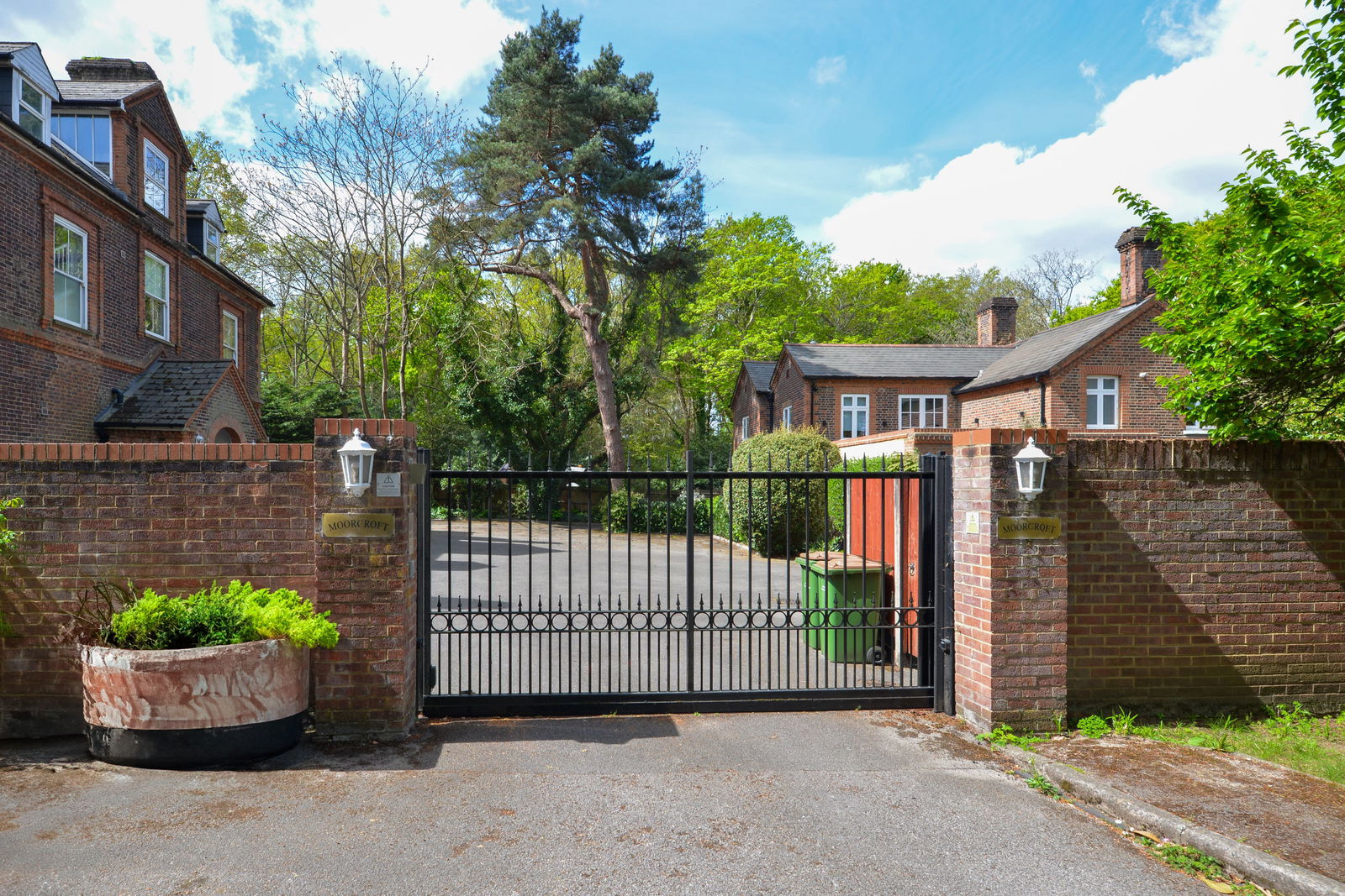 2 bed maisonette for sale in Elgin Road, Weybridge 7