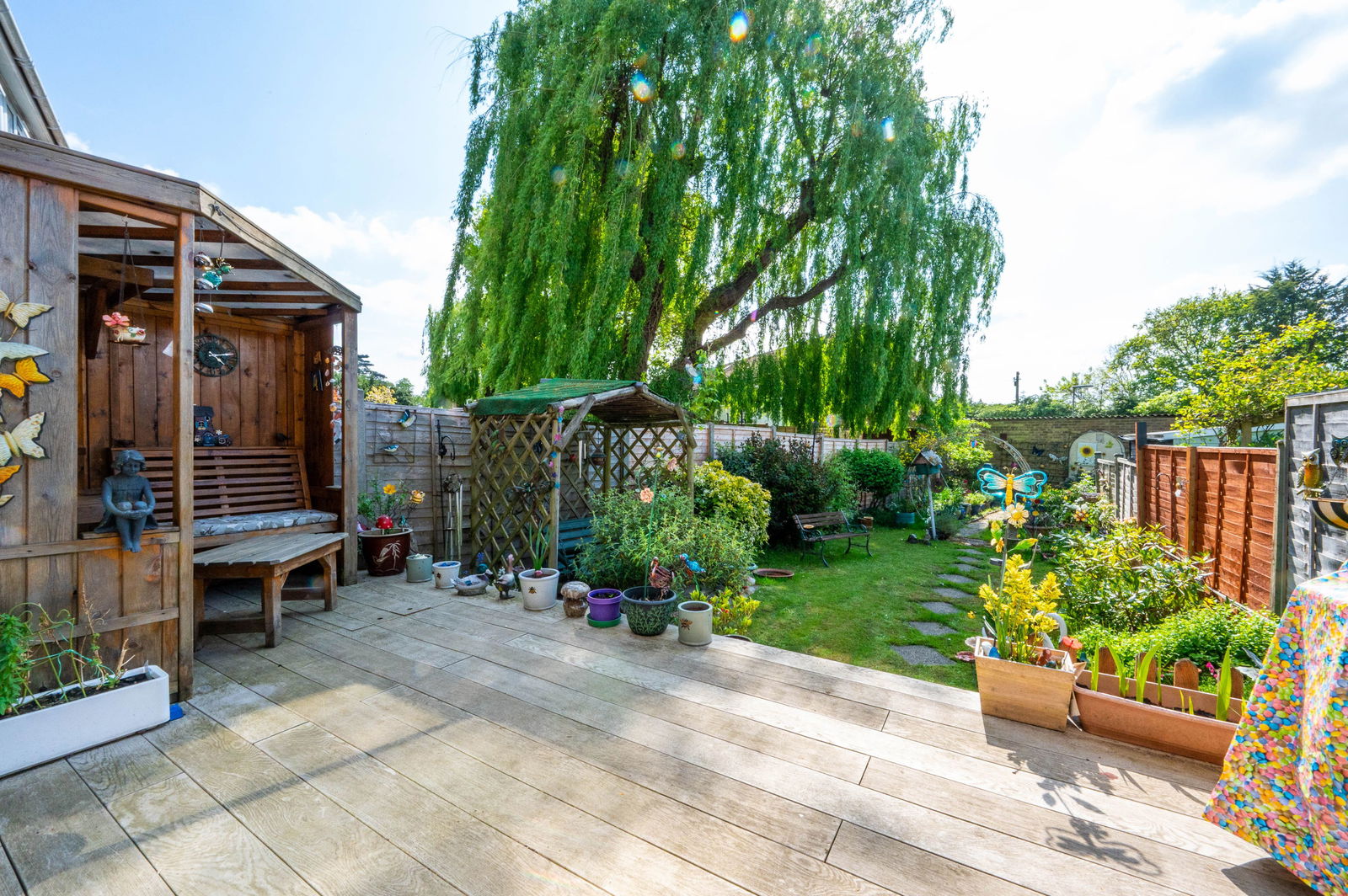 3 bed end of terrace house for sale in Inkerman Road, Woking 2