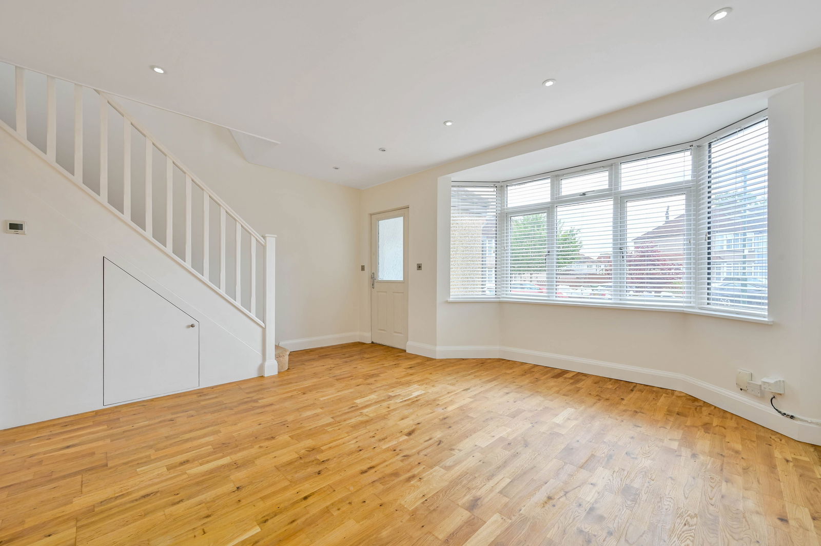 3 bed semi-detached house for sale in Windsor Avenue, Sutton  - Property Image 5