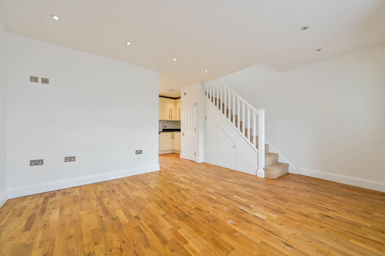3 bed semi-detached house for sale in Windsor Avenue, Sutton  - Property Image 6