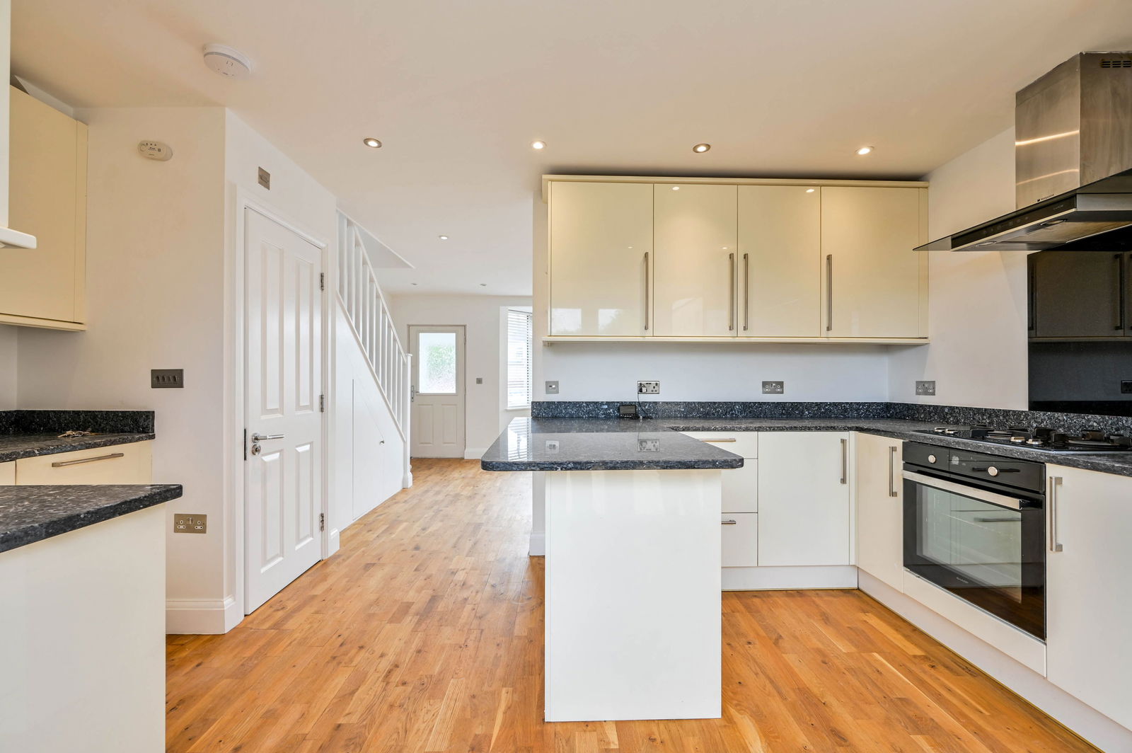 3 bed semi-detached house for sale in Windsor Avenue, Sutton  - Property Image 2