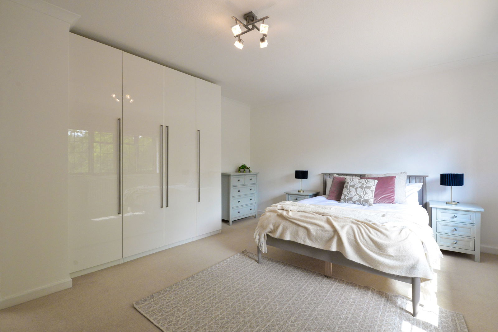 5 bed detached house to rent in Bookhurst Road, Cranleigh 18