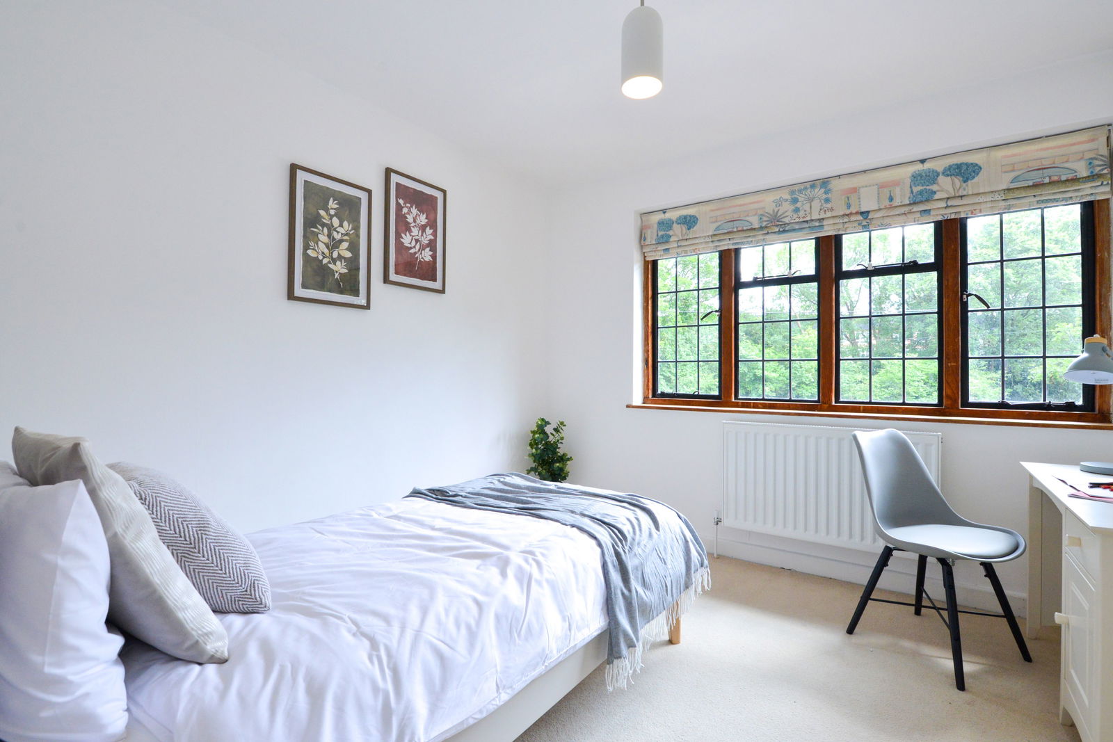 5 bed detached house to rent in Bookhurst Road, Cranleigh 23