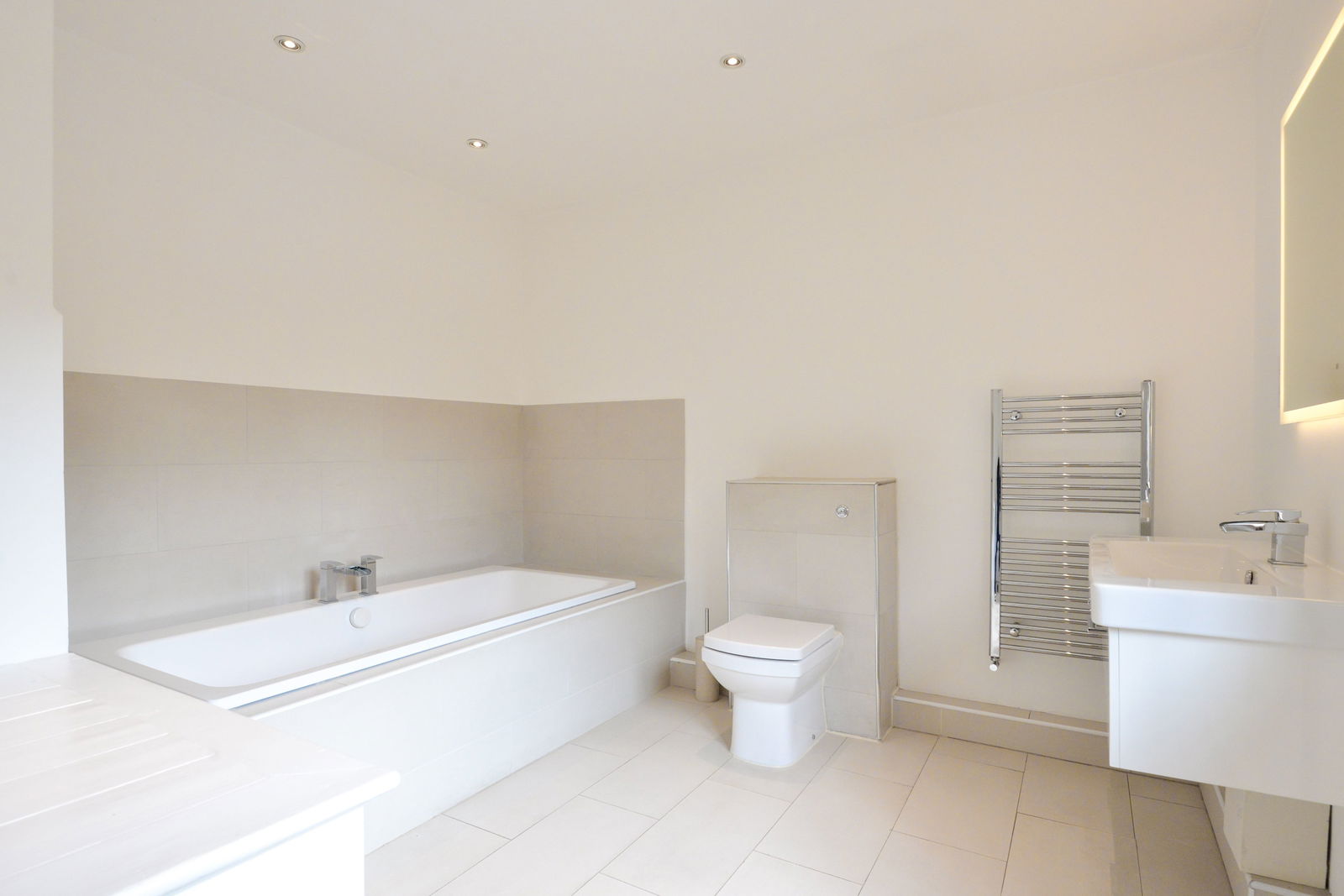 5 bed detached house to rent in Bookhurst Road, Cranleigh 16